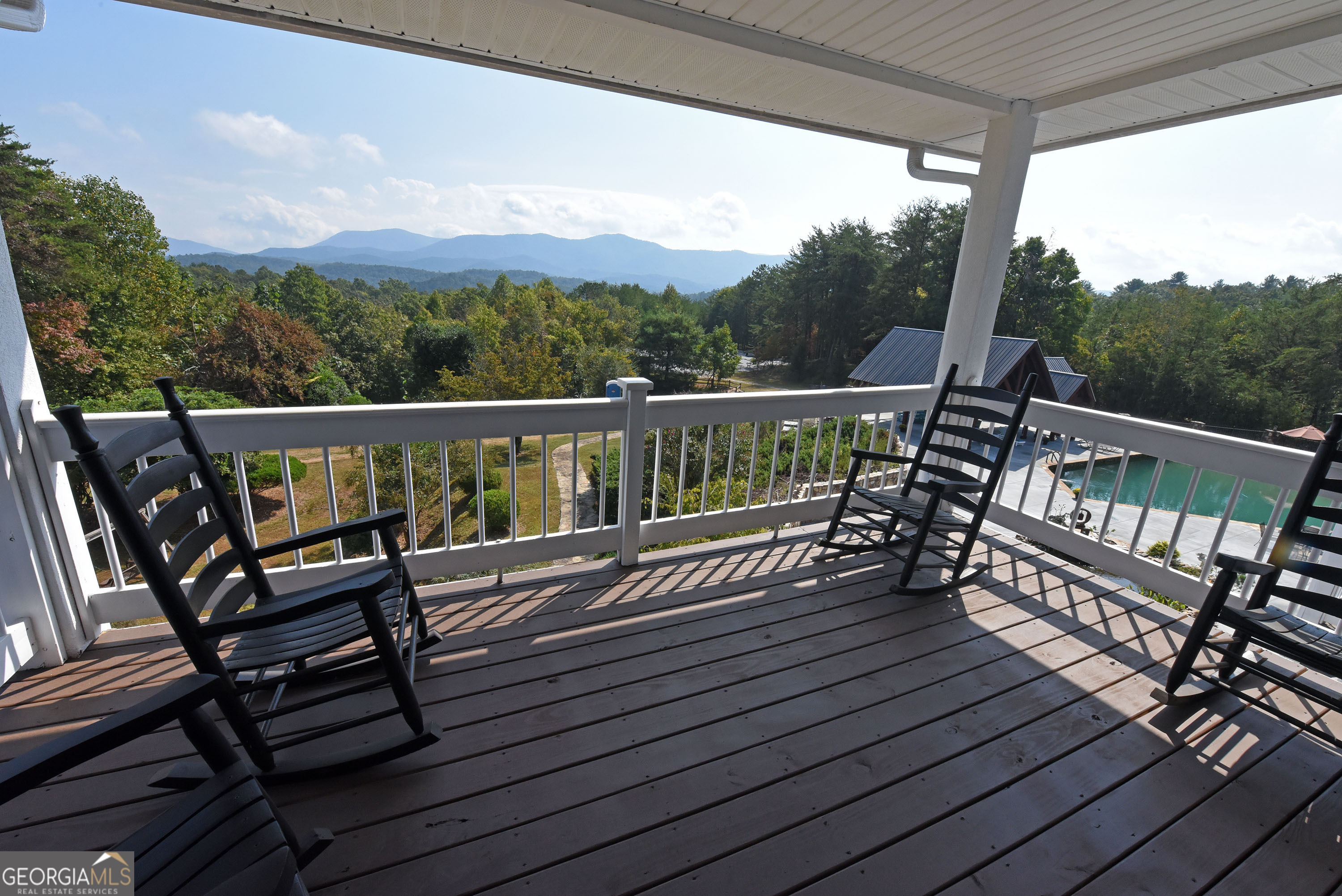 Whitepath Lodge and Resort - Commercial Sale