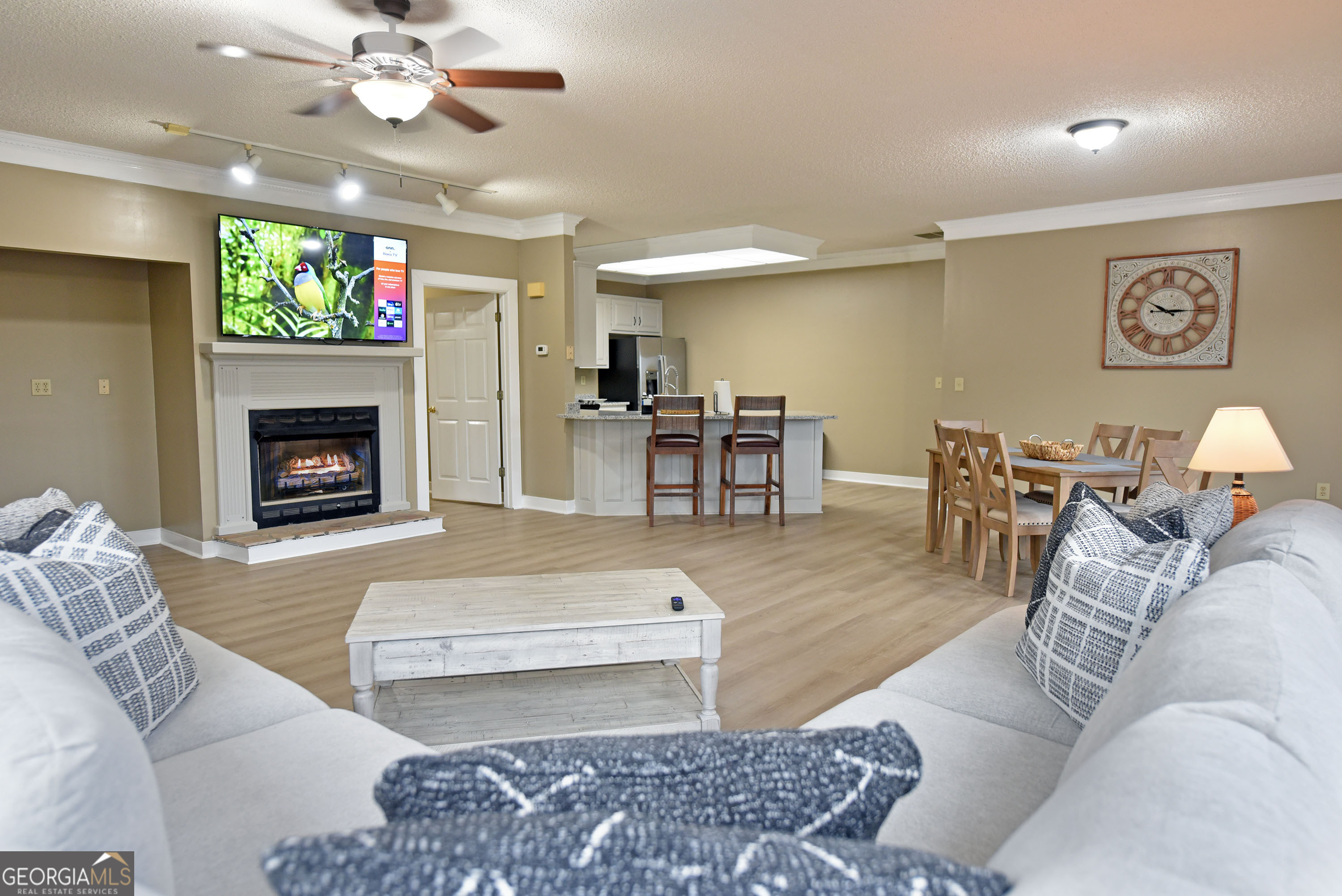 Whitepath Lodge and Resort - Commercial Sale