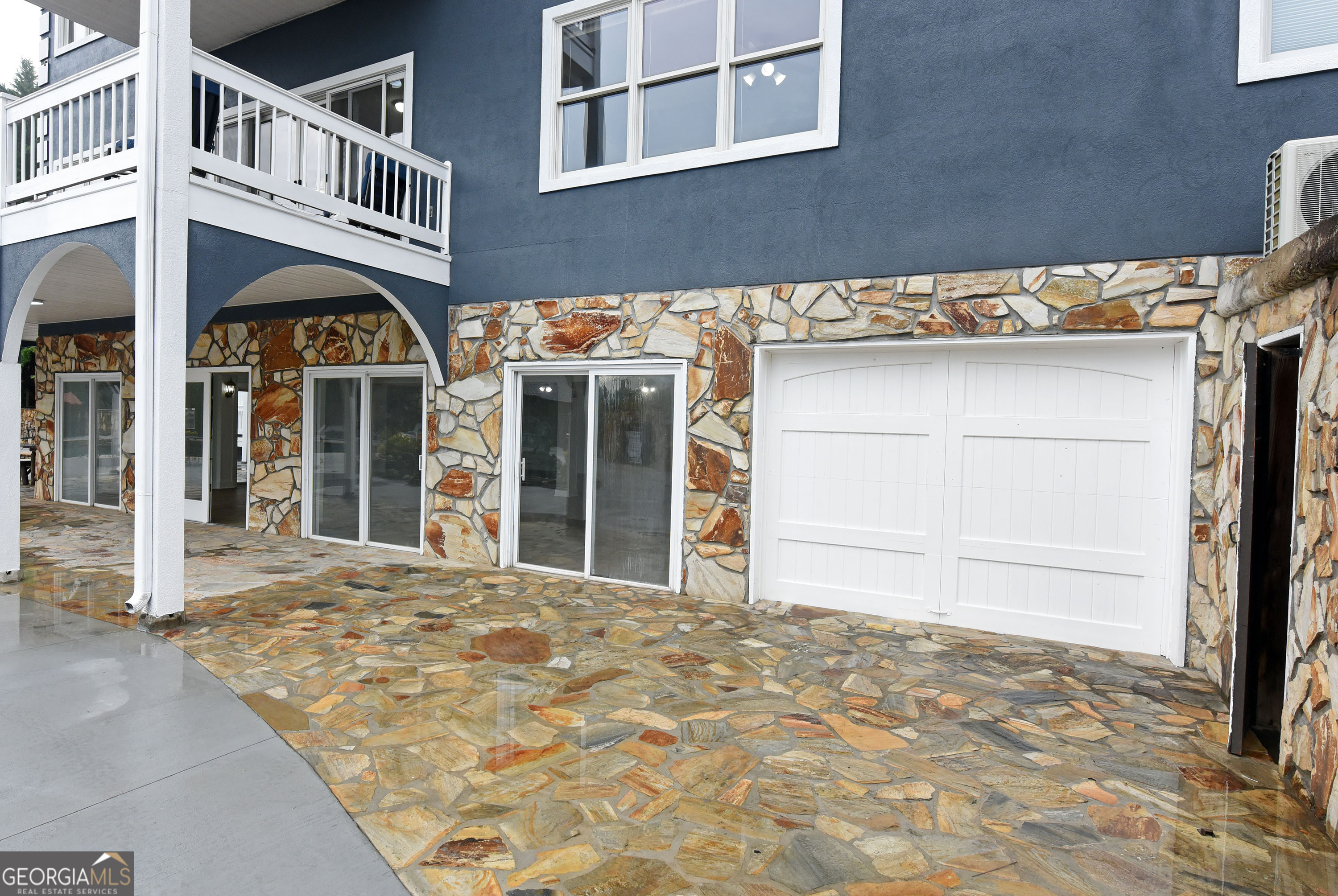 Whitepath Lodge and Resort - Commercial Sale