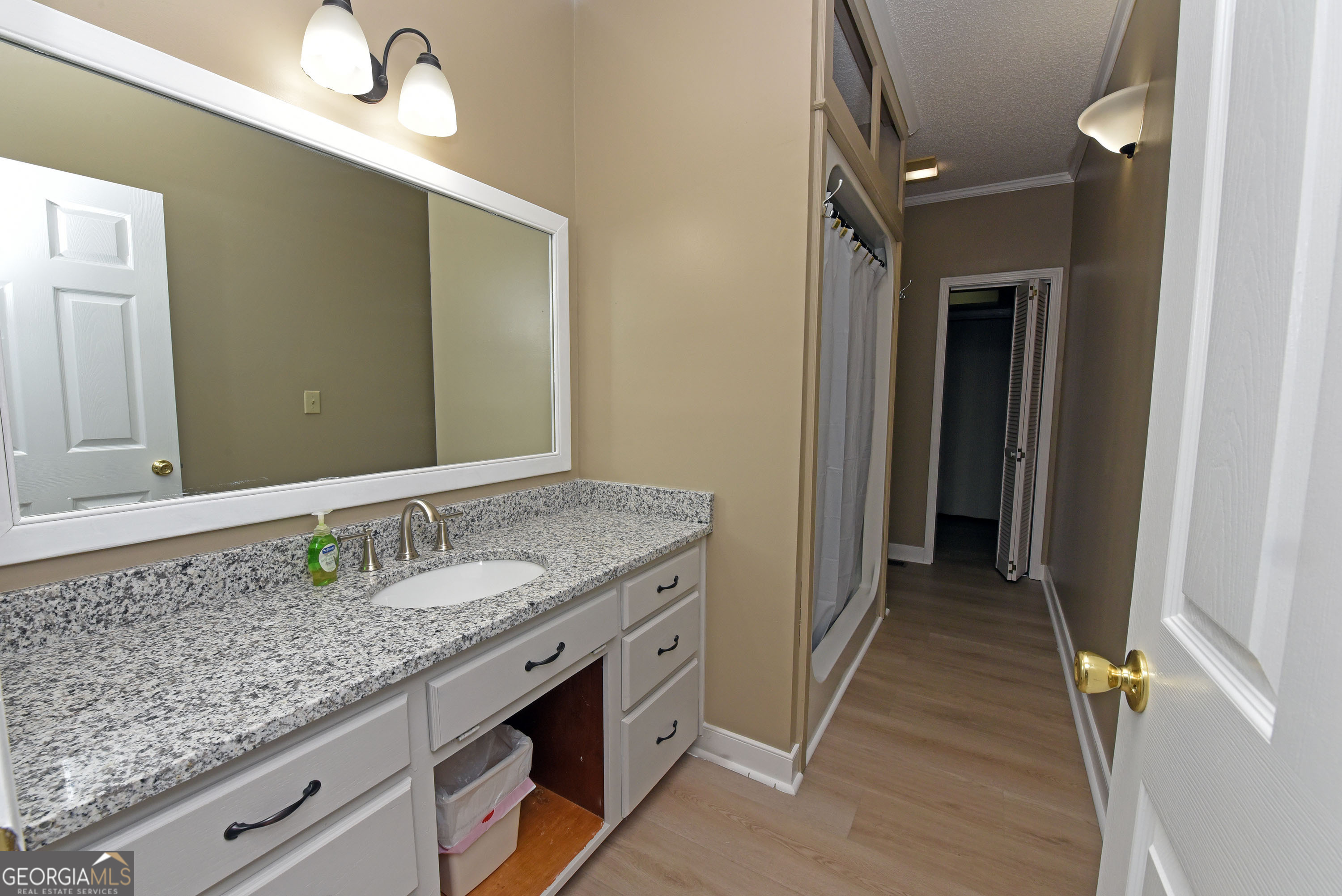 Whitepath Lodge and Resort - Commercial Sale