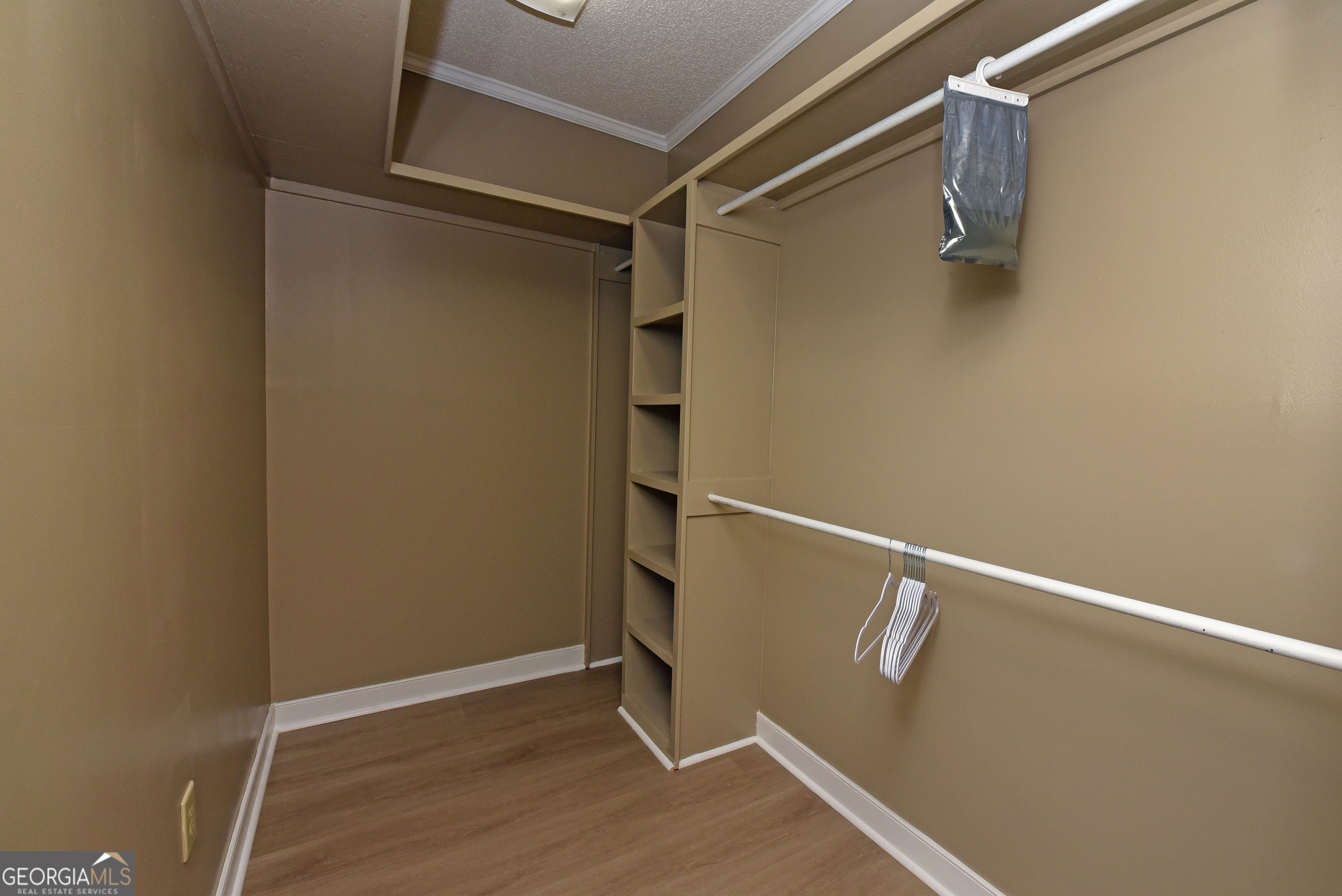 Whitepath Lodge and Resort - Commercial Sale