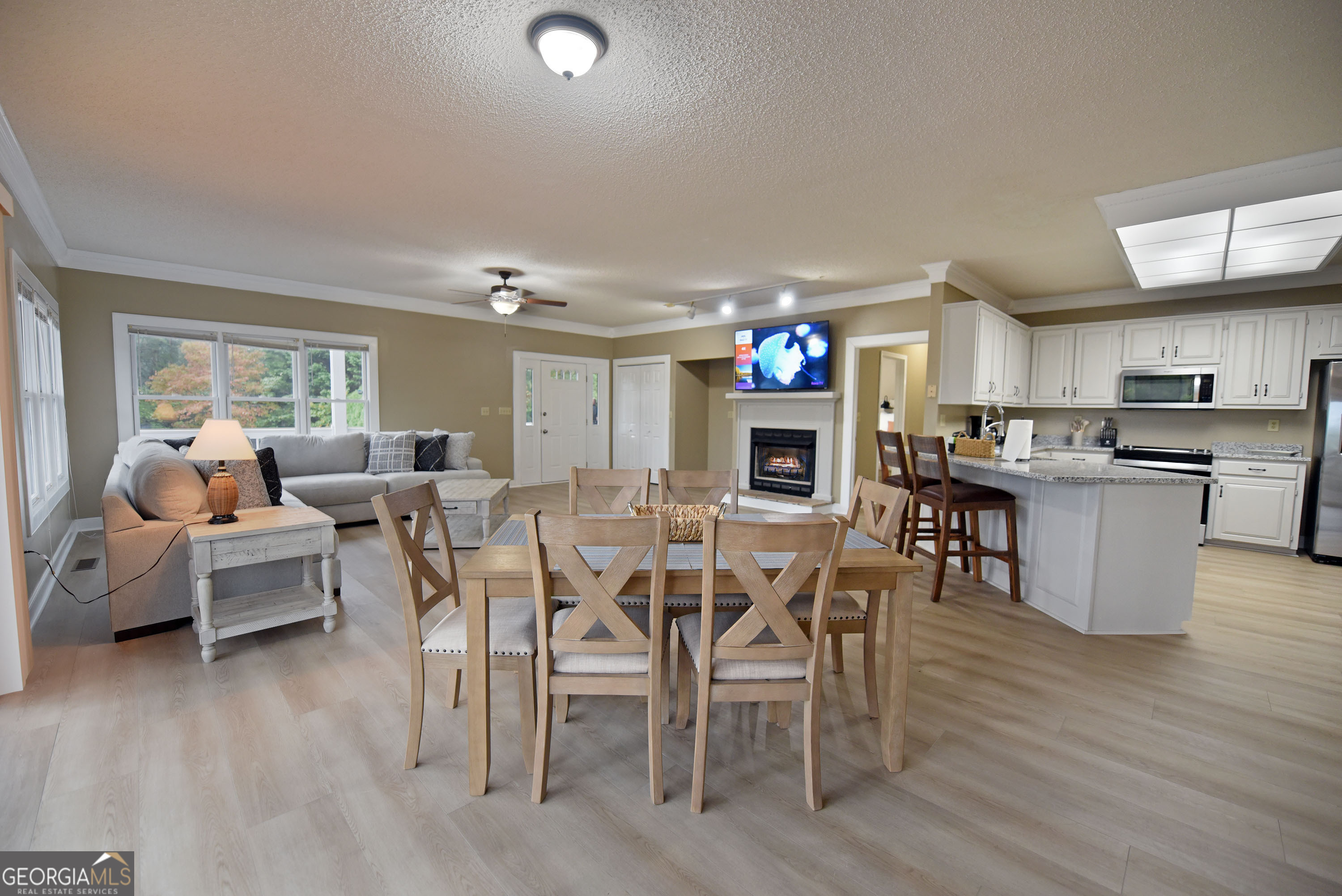 Whitepath Lodge and Resort - Commercial Sale