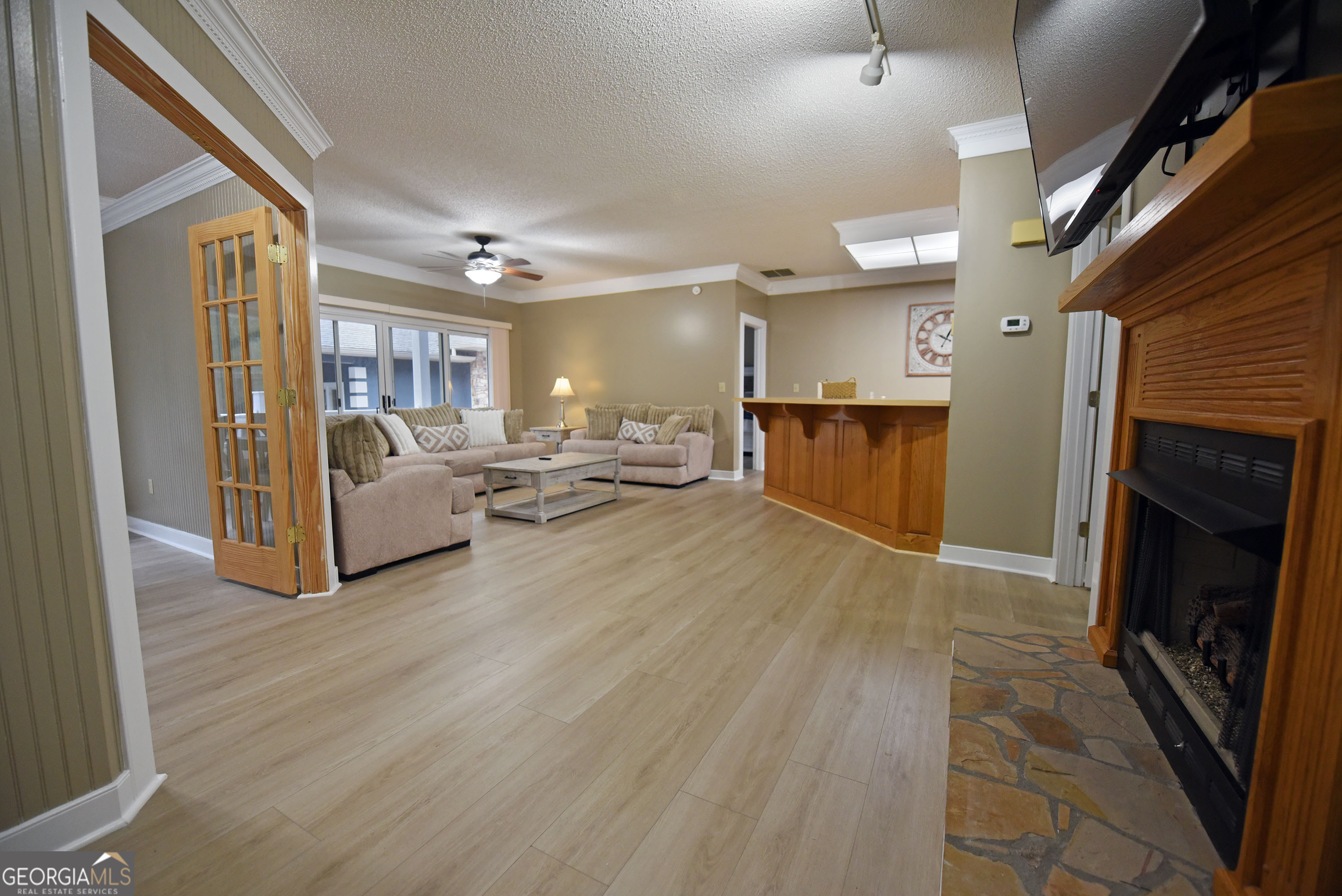 Whitepath Lodge and Resort - Commercial Sale