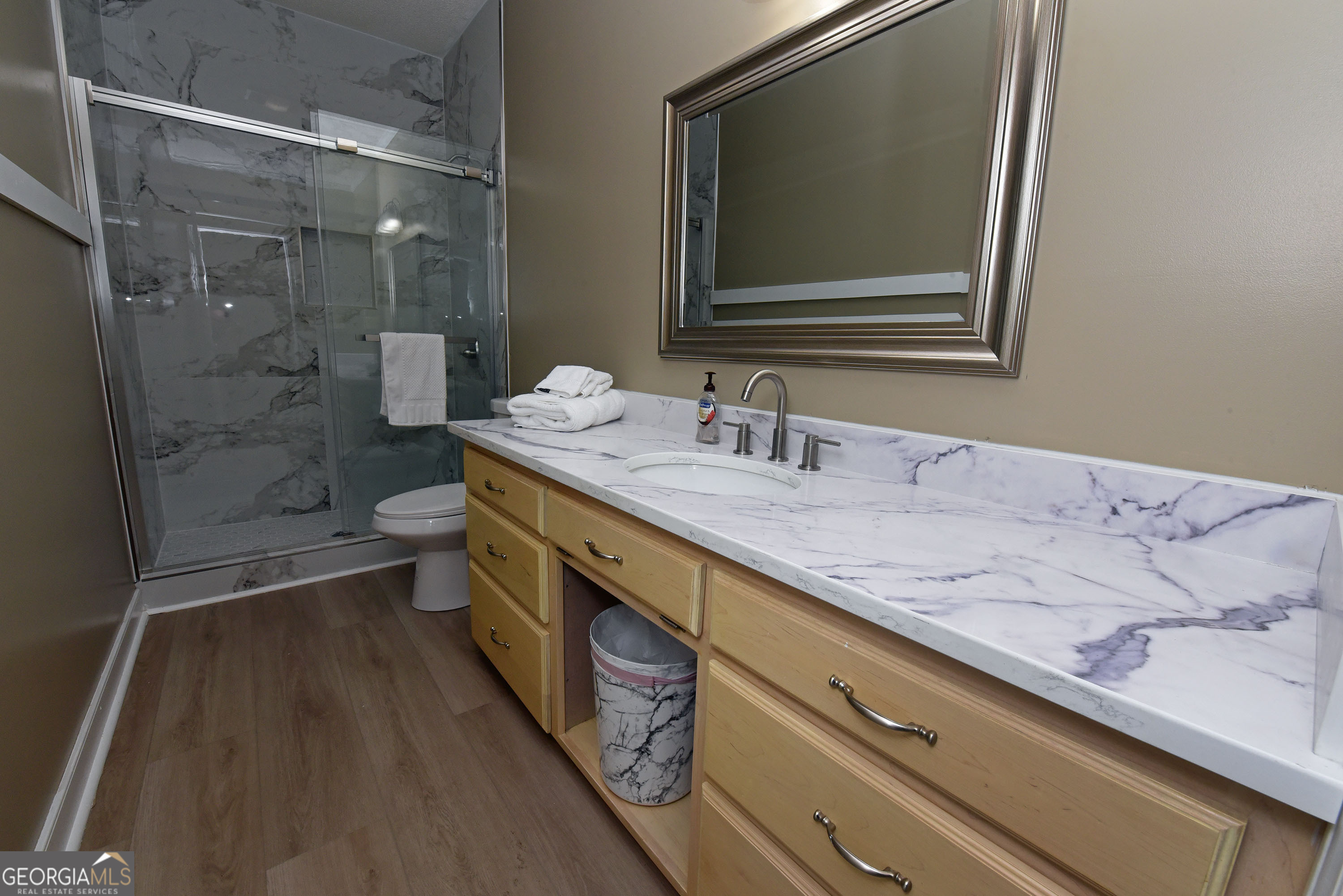 Whitepath Lodge and Resort - Commercial Sale