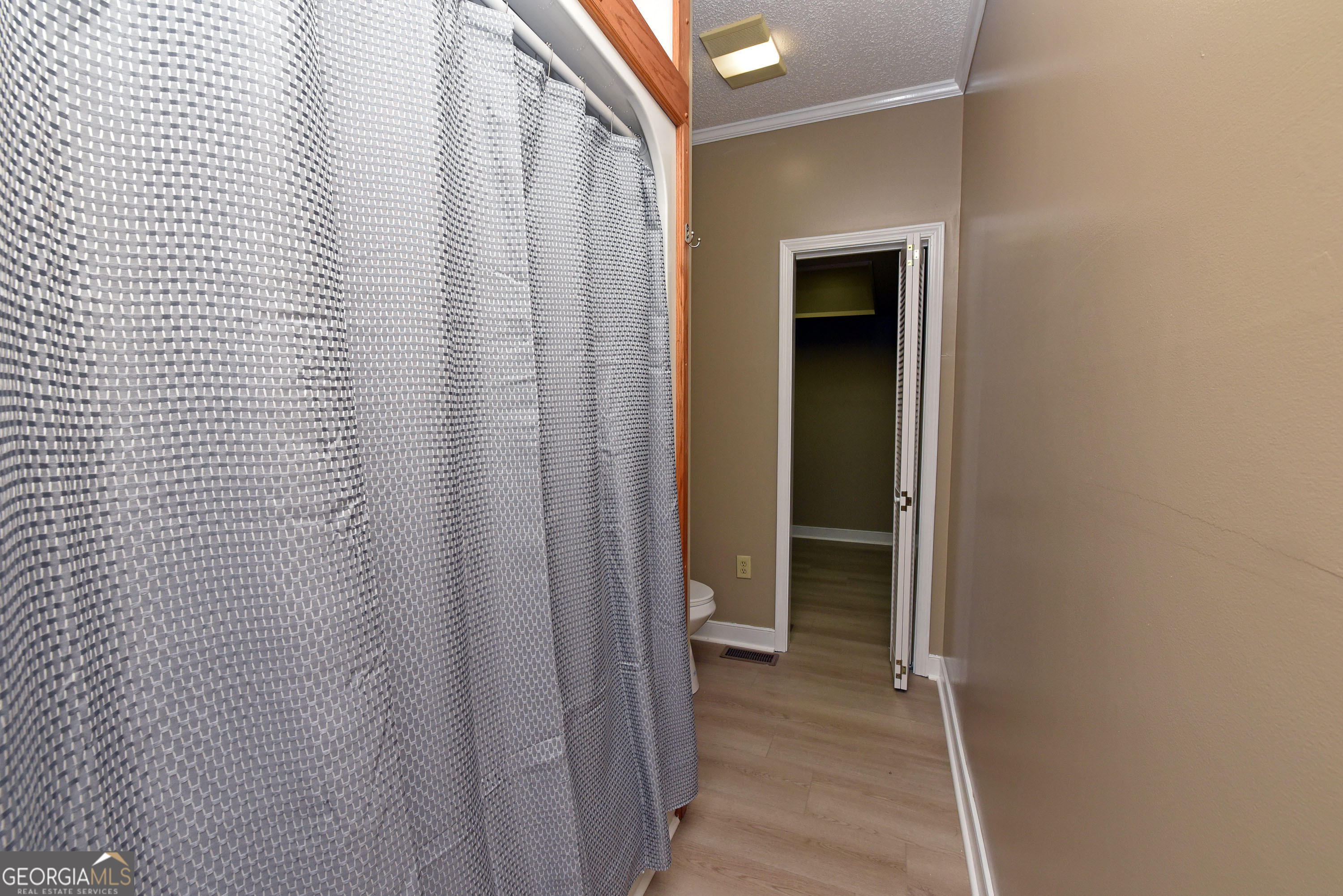 Whitepath Lodge and Resort - Commercial Sale