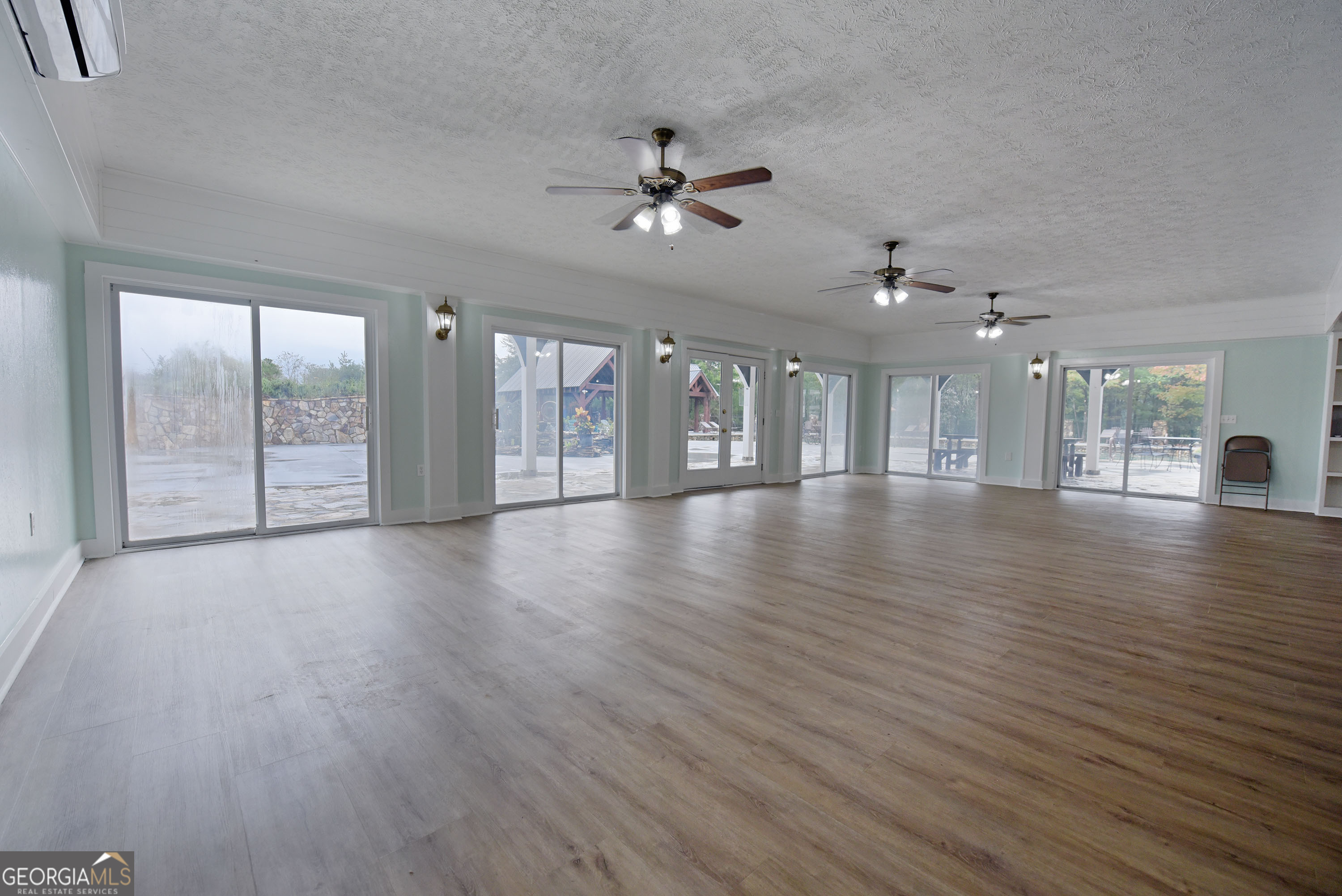 Whitepath Lodge and Resort - Commercial Sale