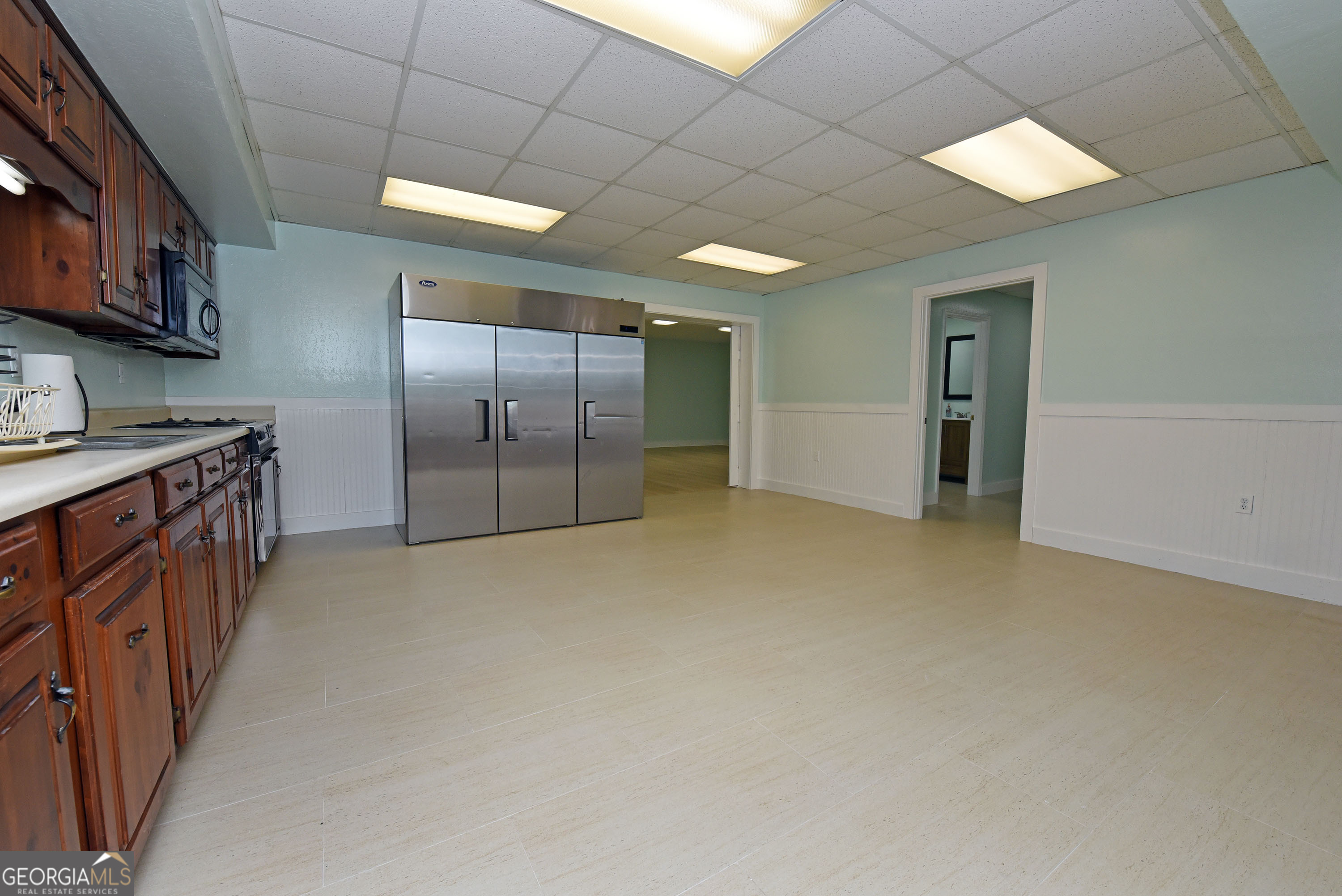 Whitepath Lodge and Resort - Commercial Sale