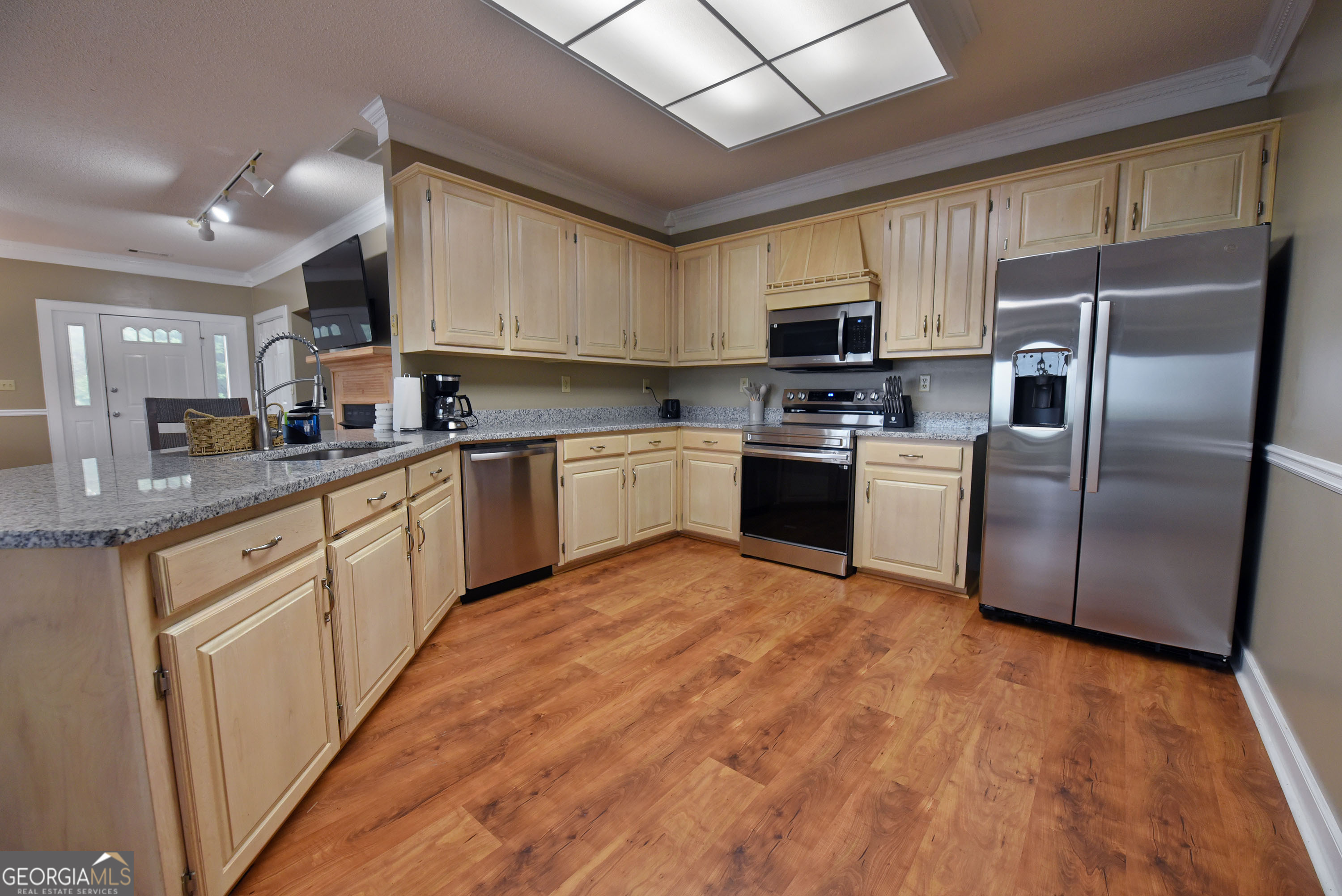 Whitepath Lodge and Resort - Commercial Sale