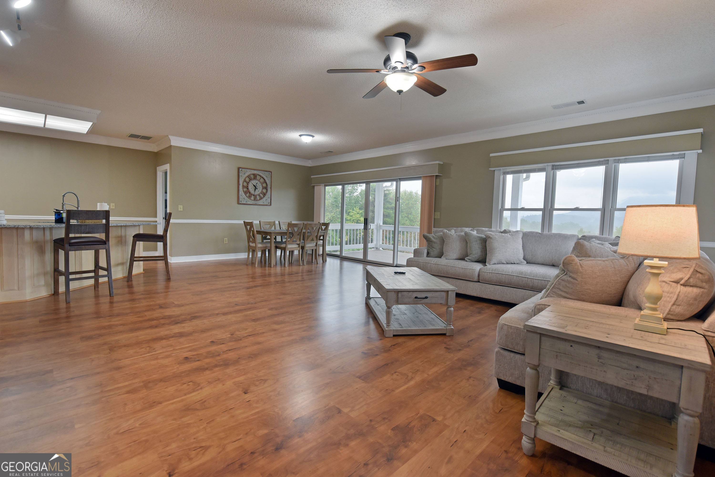 Whitepath Lodge and Resort - Commercial Sale