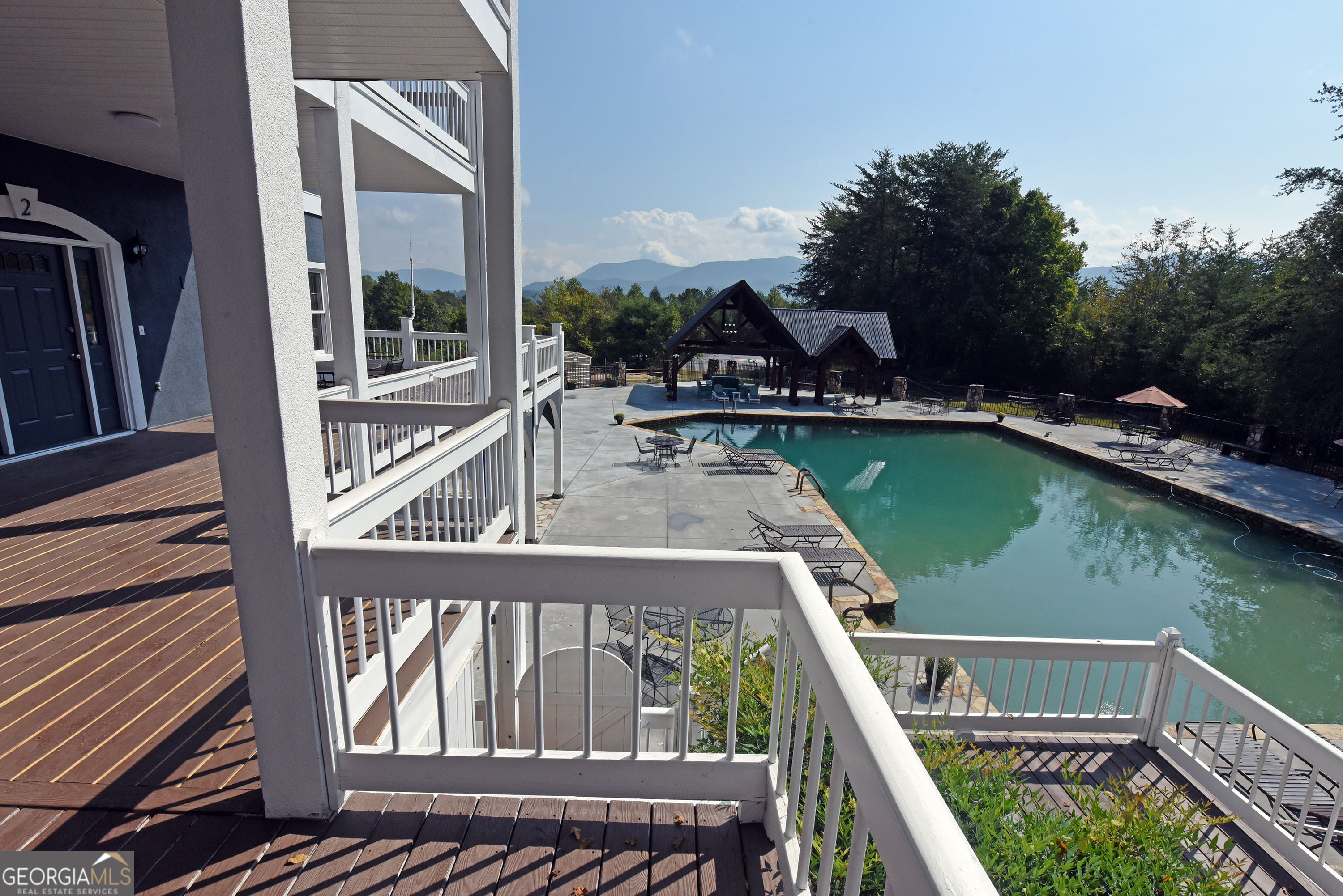 Whitepath Lodge and Resort - Commercial Sale