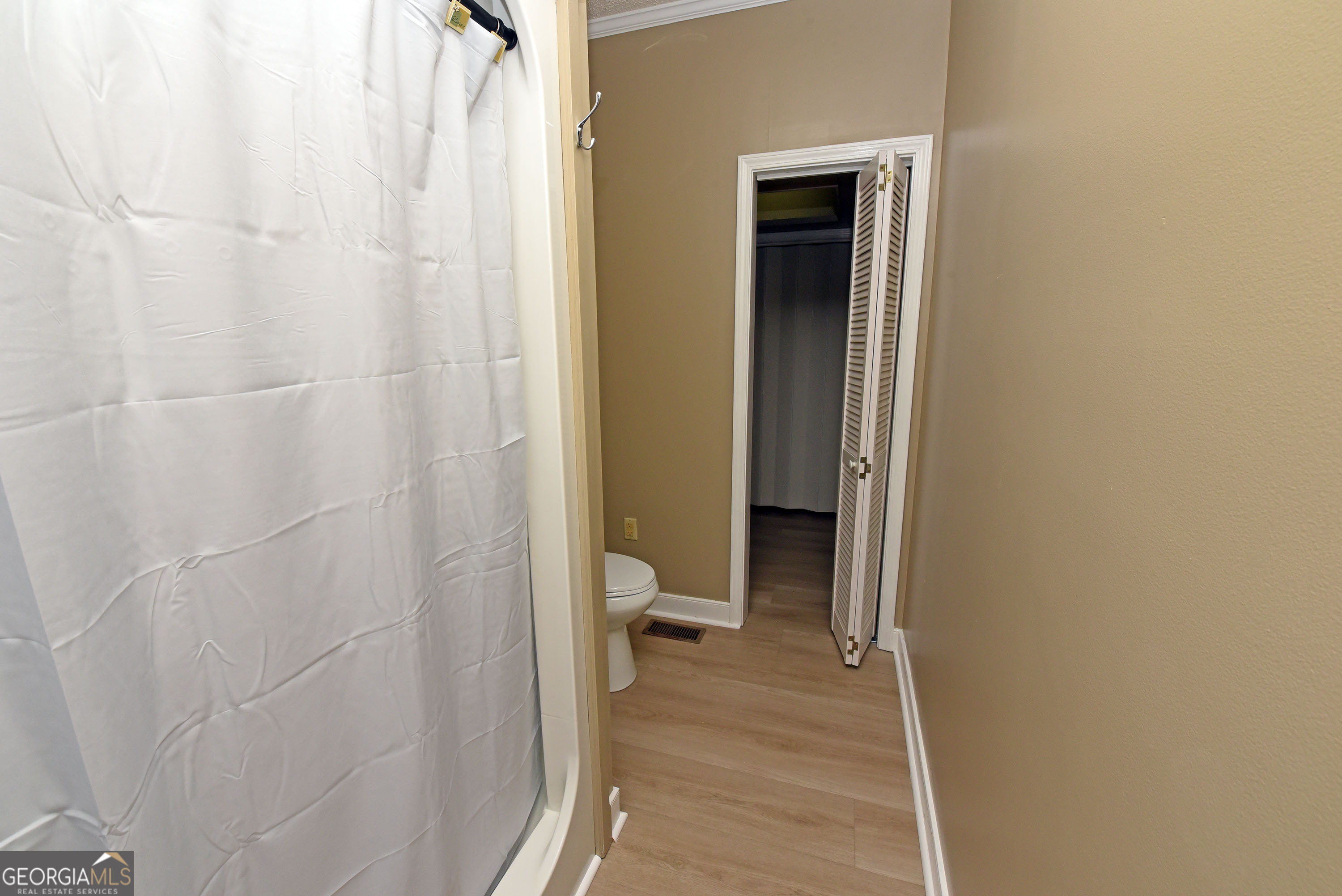 Whitepath Lodge and Resort - Commercial Sale