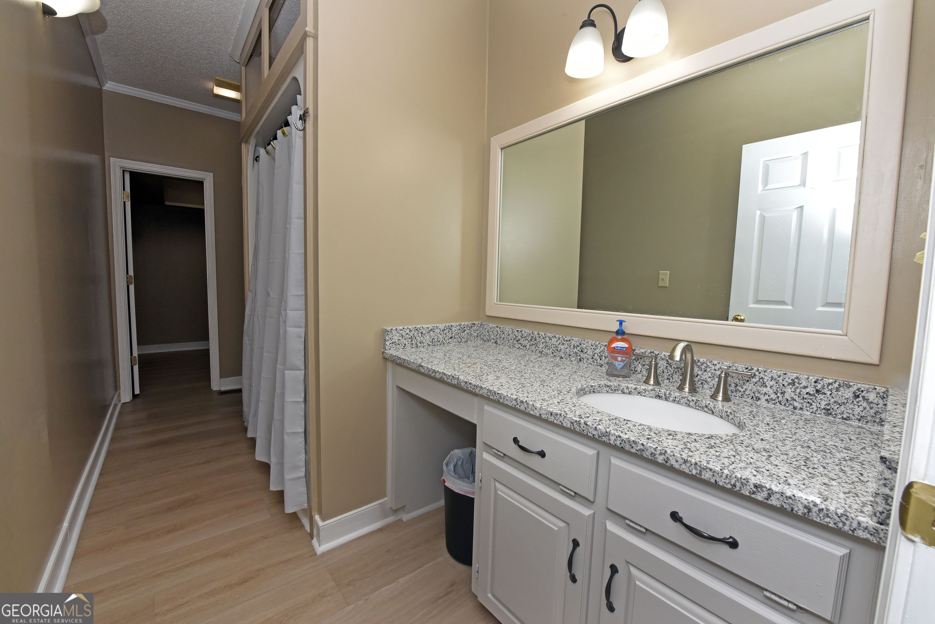 Whitepath Lodge and Resort - Commercial Sale