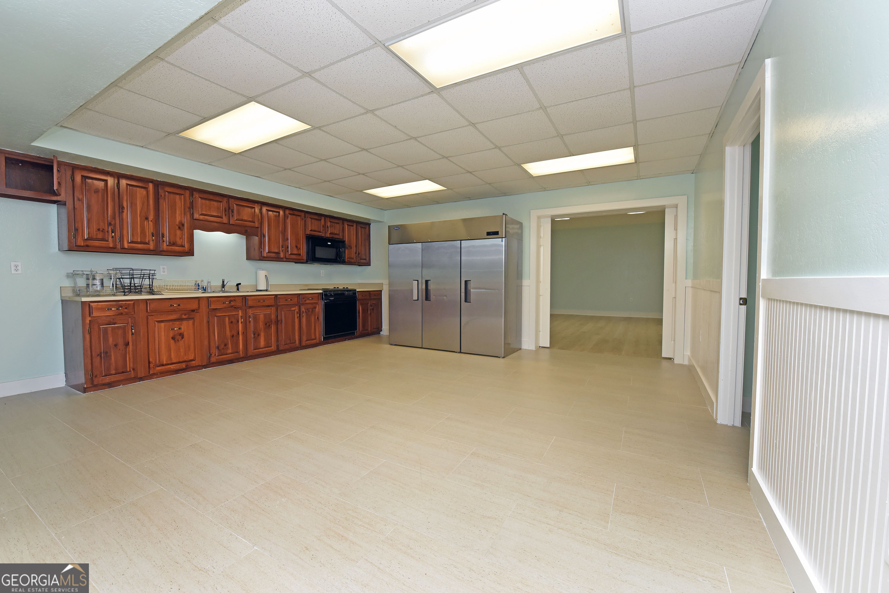 Whitepath Lodge and Resort - Commercial Sale