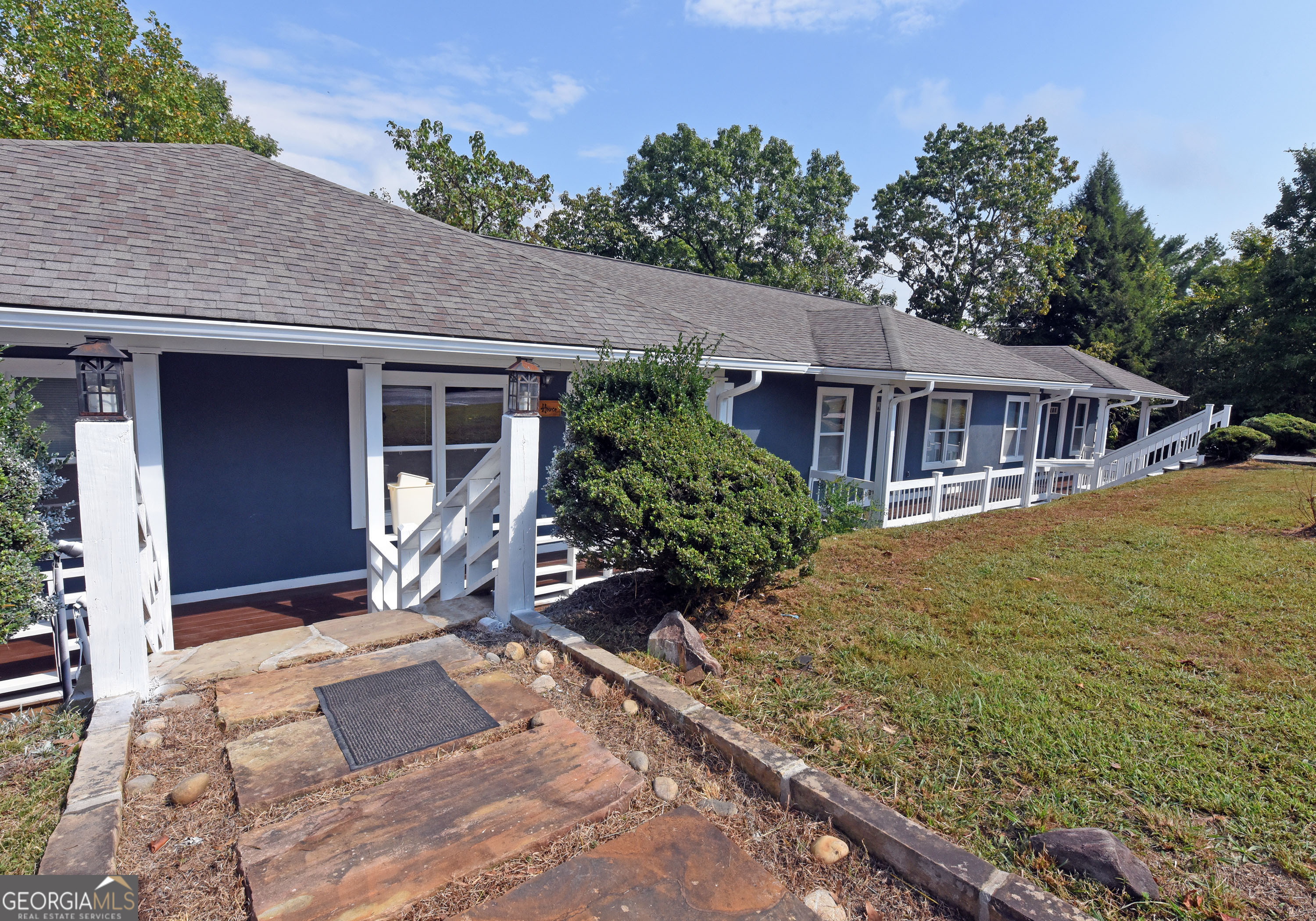 Whitepath Lodge and Resort - Commercial Sale