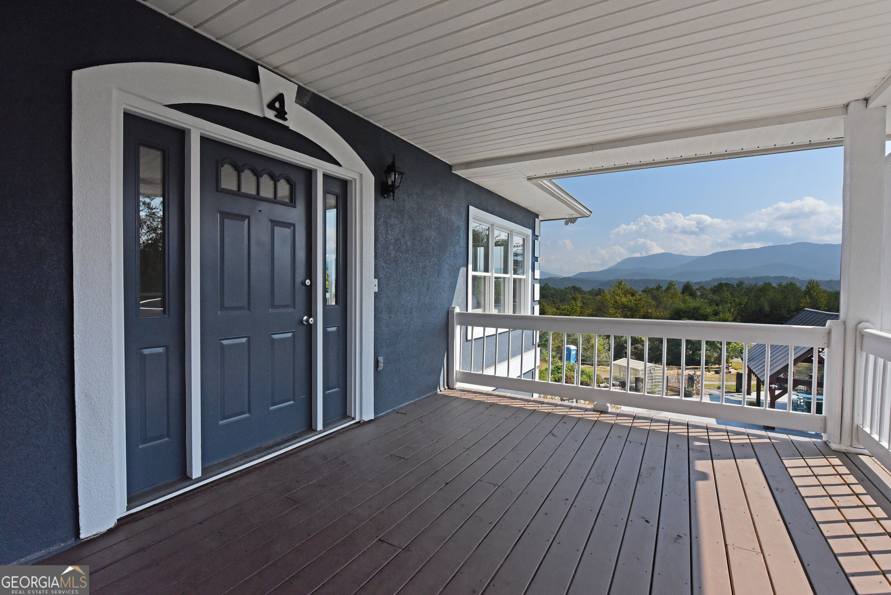 Whitepath Lodge and Resort - Commercial Sale