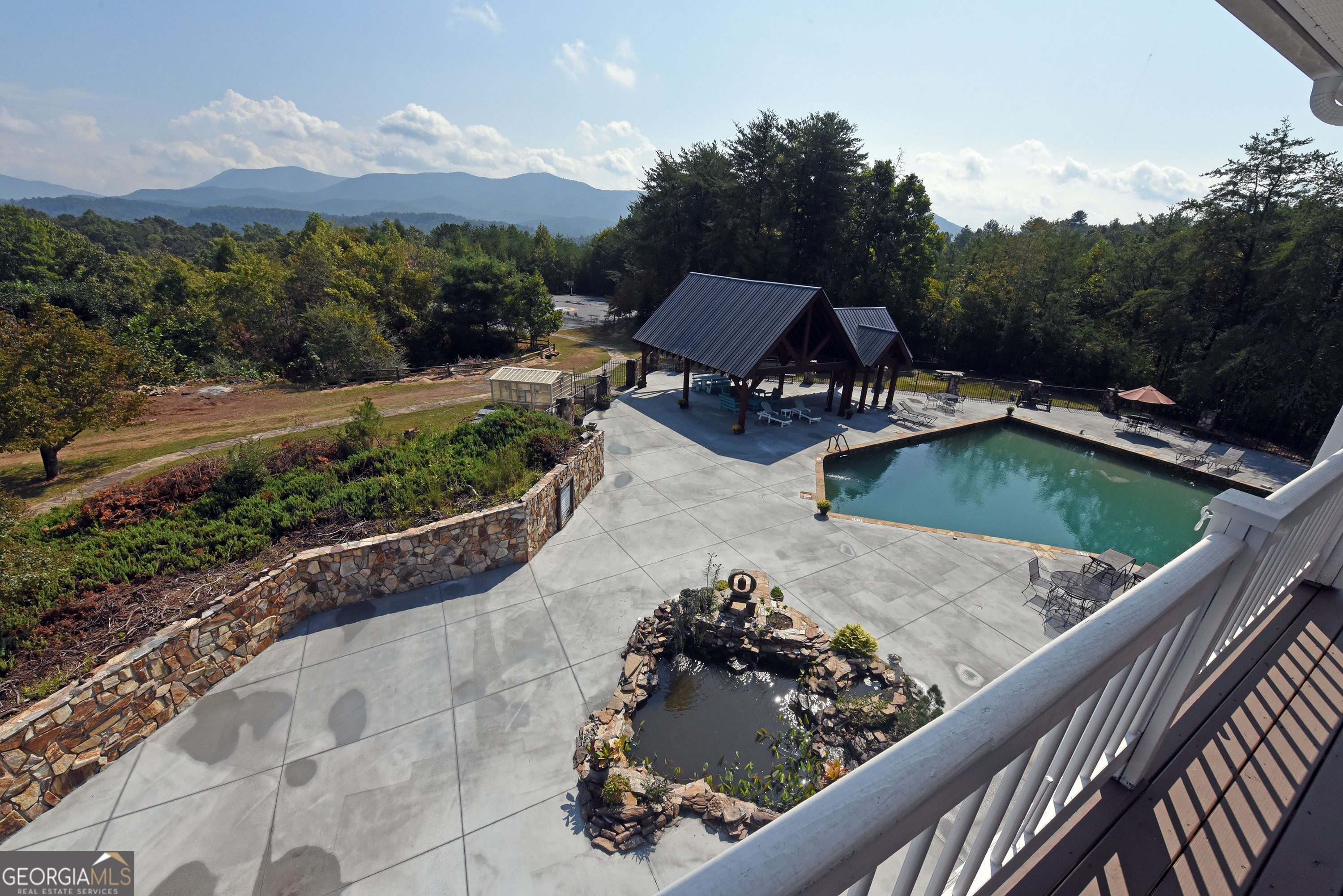 Whitepath Lodge and Resort - Commercial Sale
