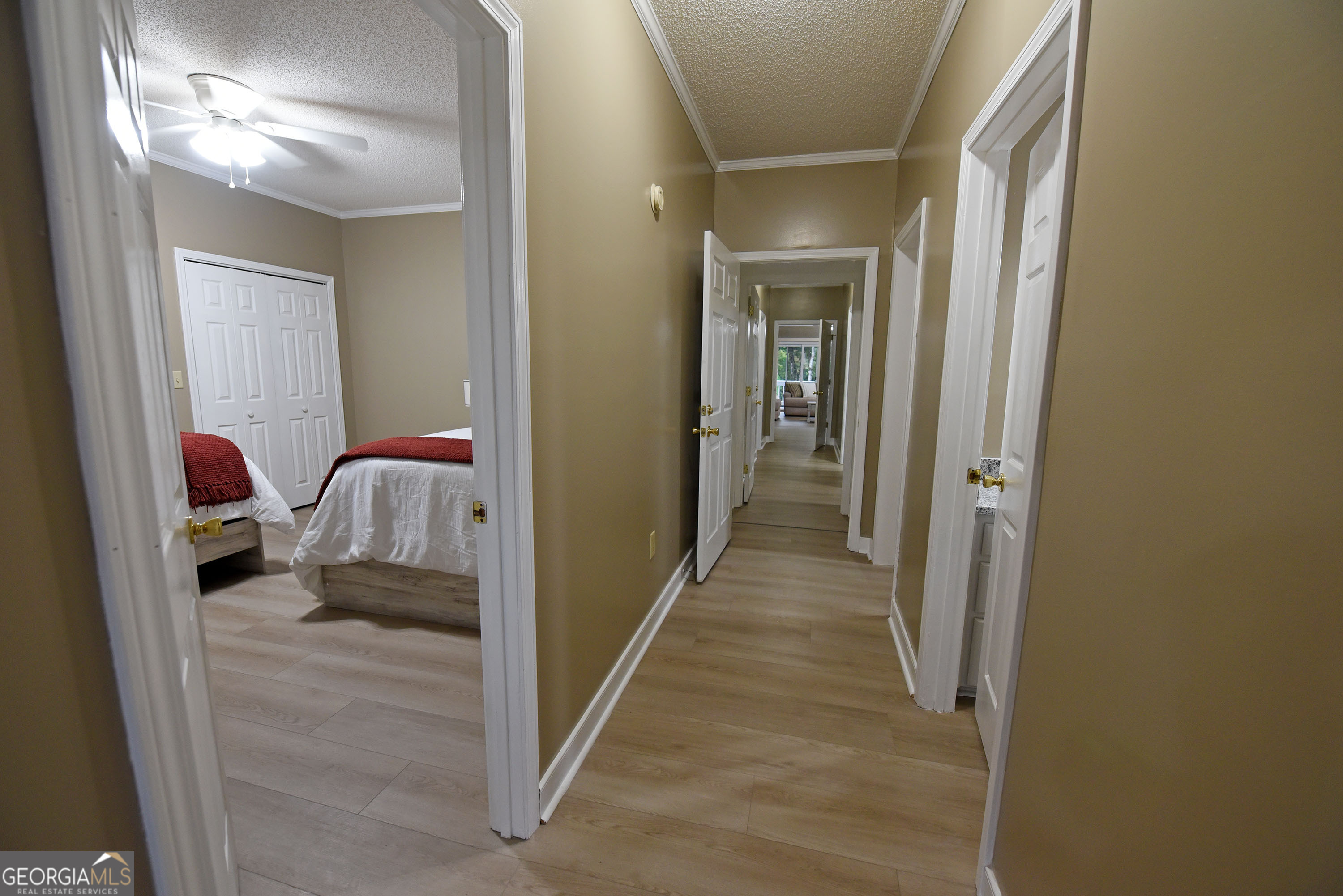 Whitepath Lodge and Resort - Commercial Sale