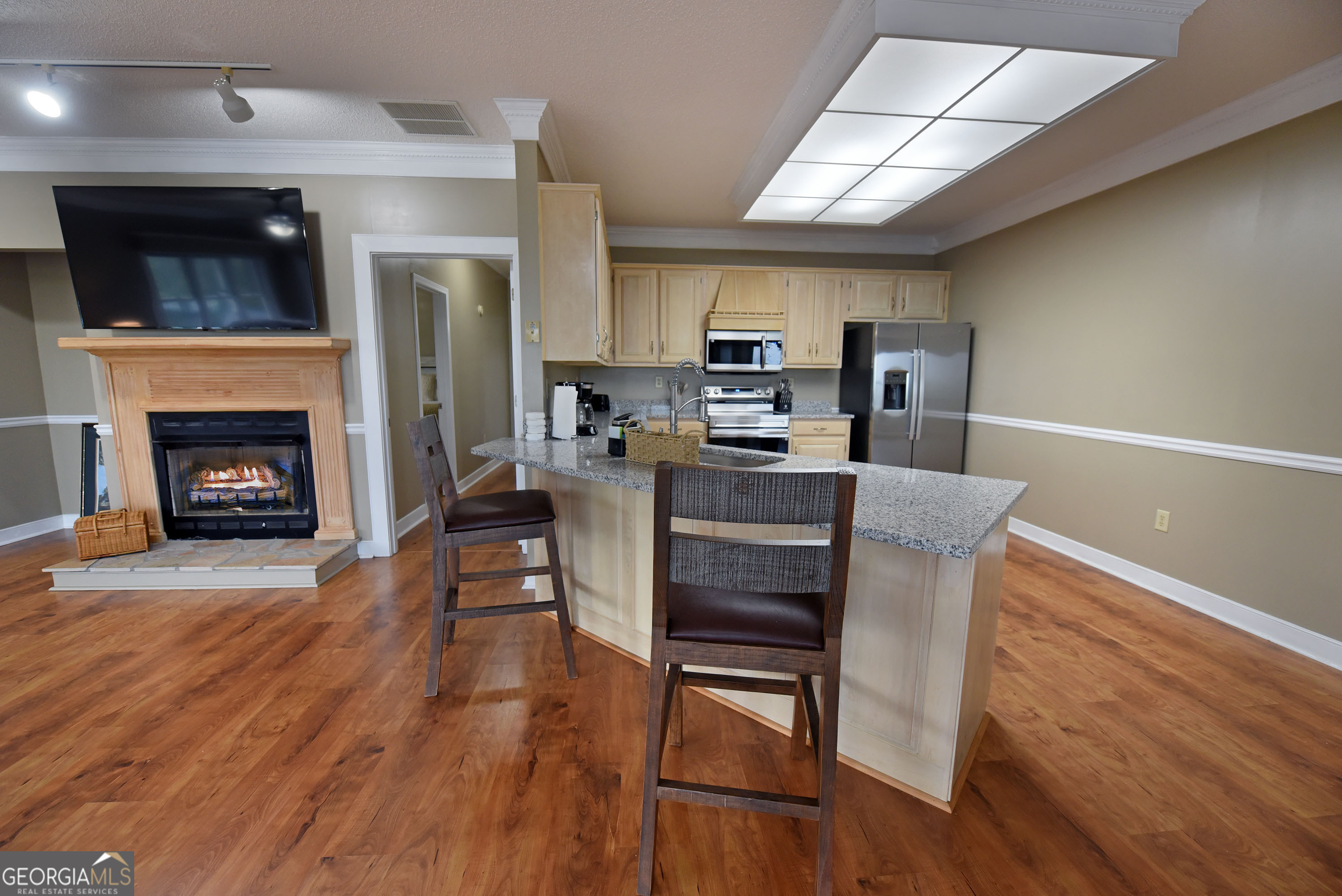 Whitepath Lodge and Resort - Commercial Sale