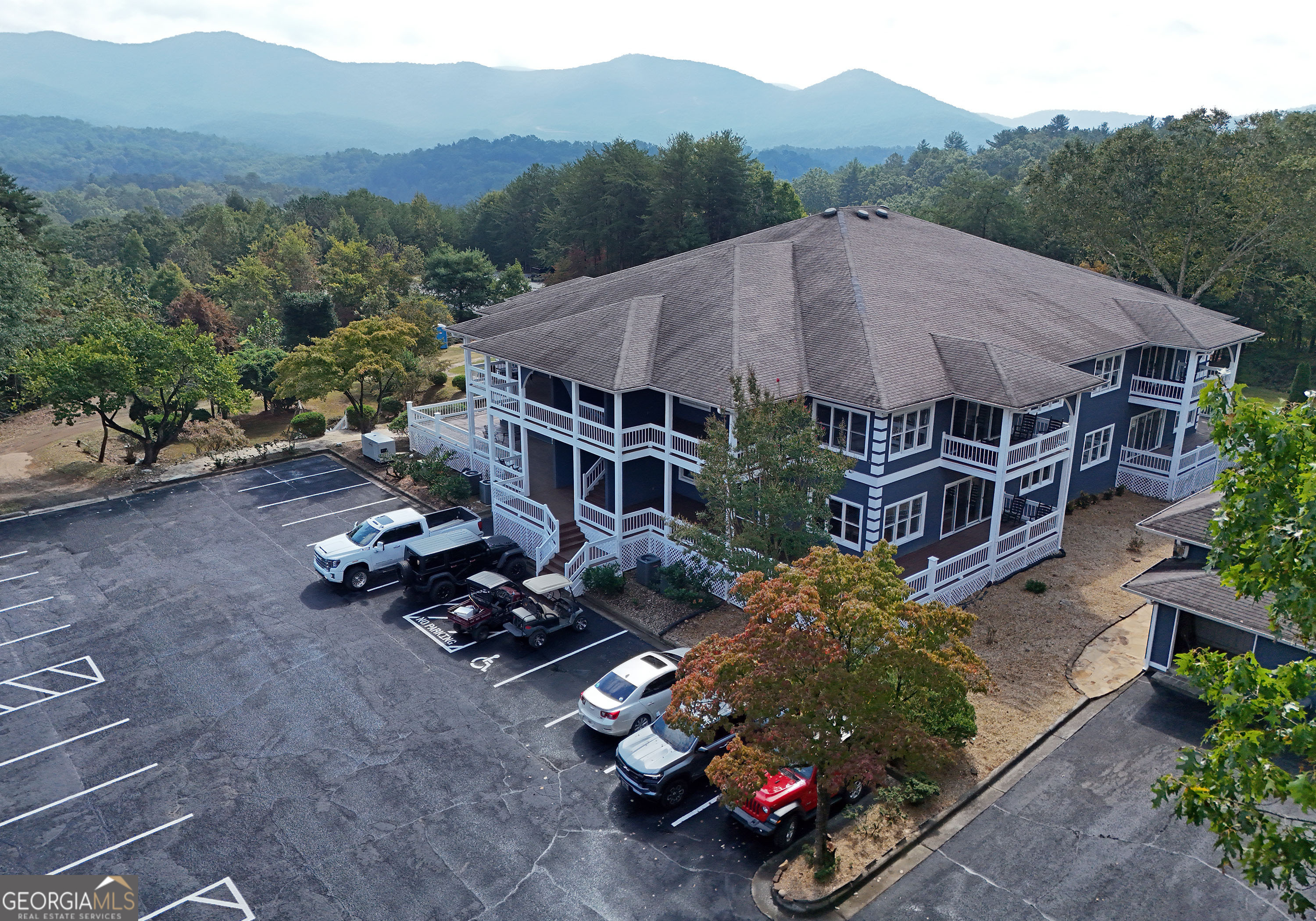 Whitepath Lodge and Resort - Commercial Sale