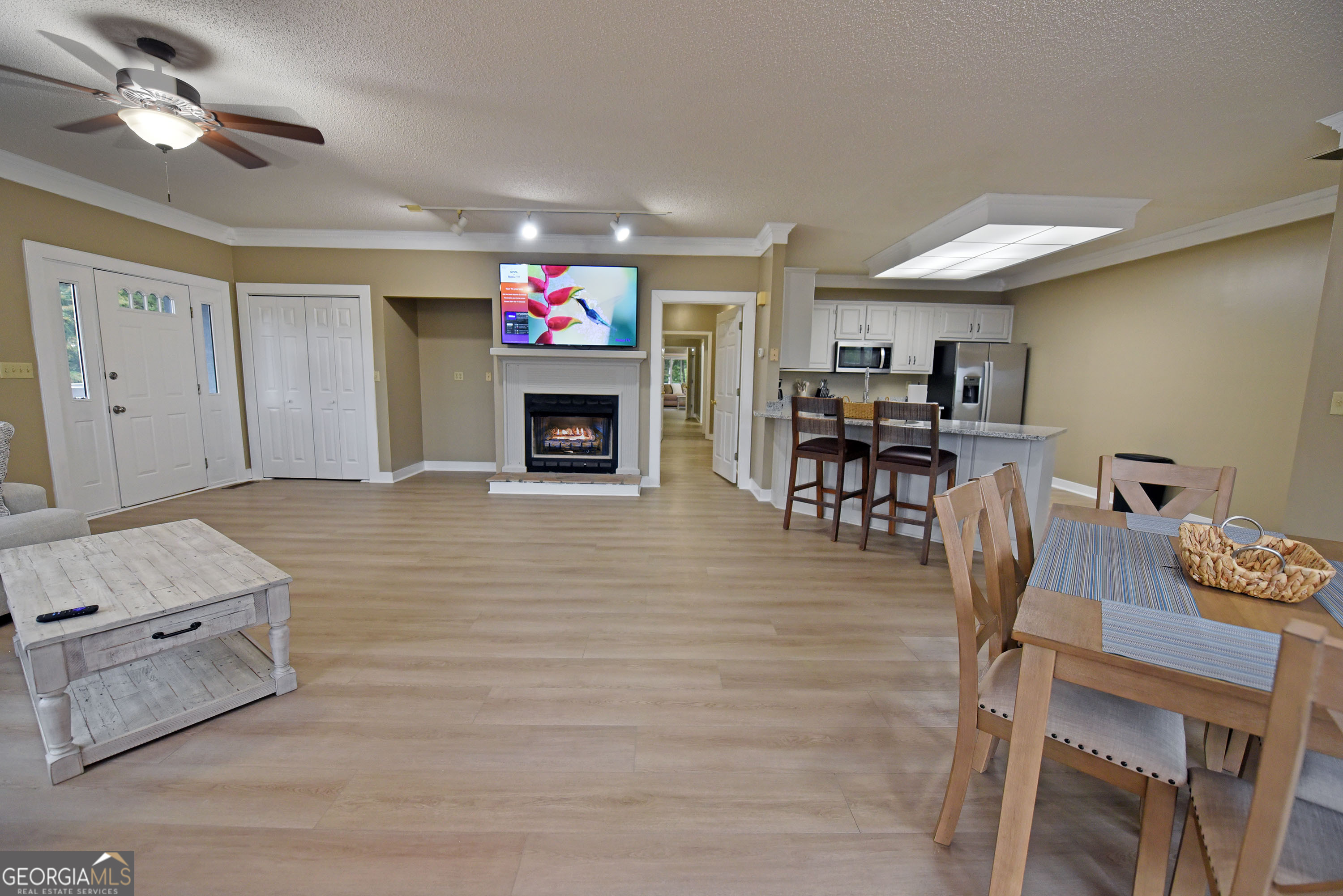 Whitepath Lodge and Resort - Commercial Sale