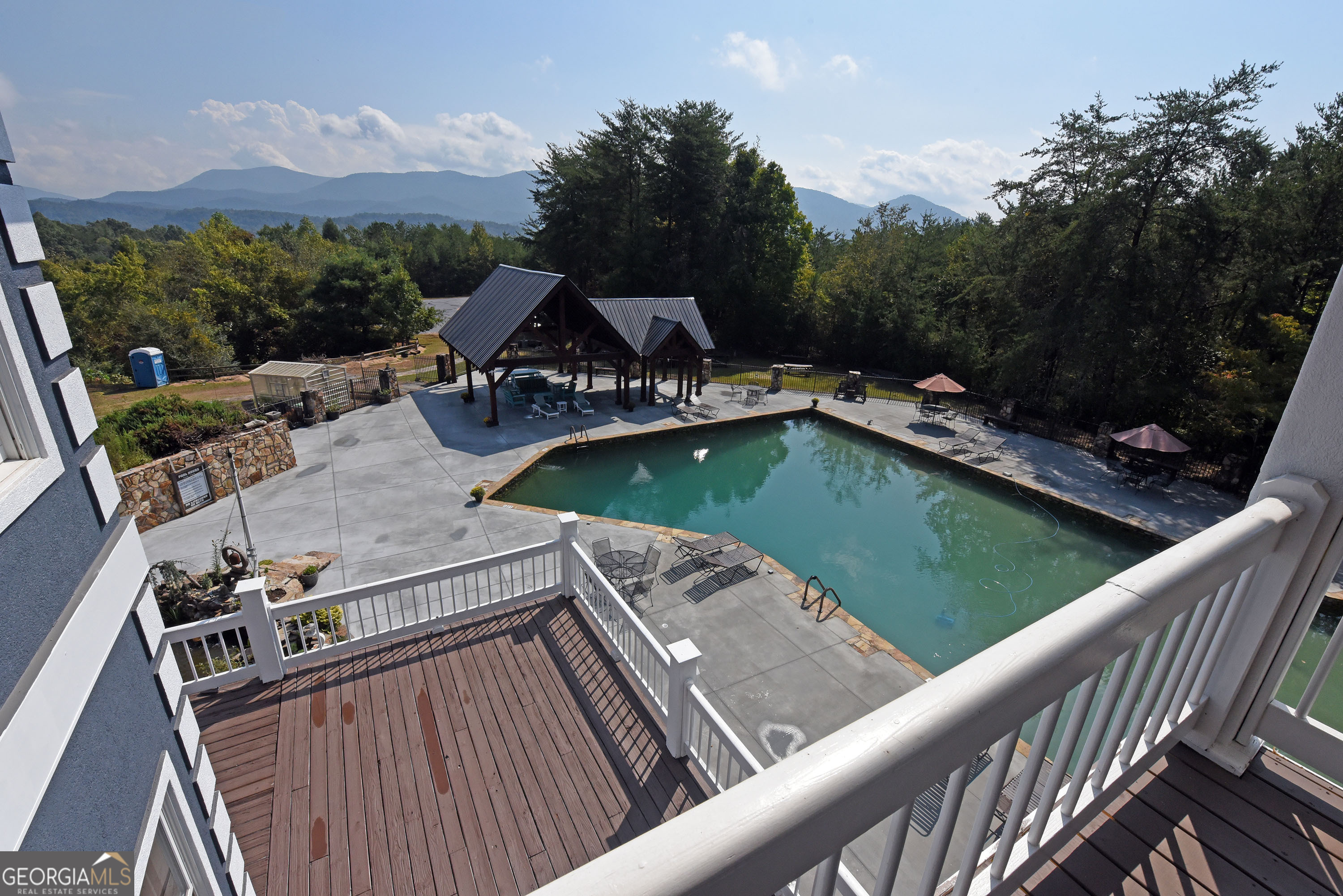 Whitepath Lodge and Resort - Commercial Sale