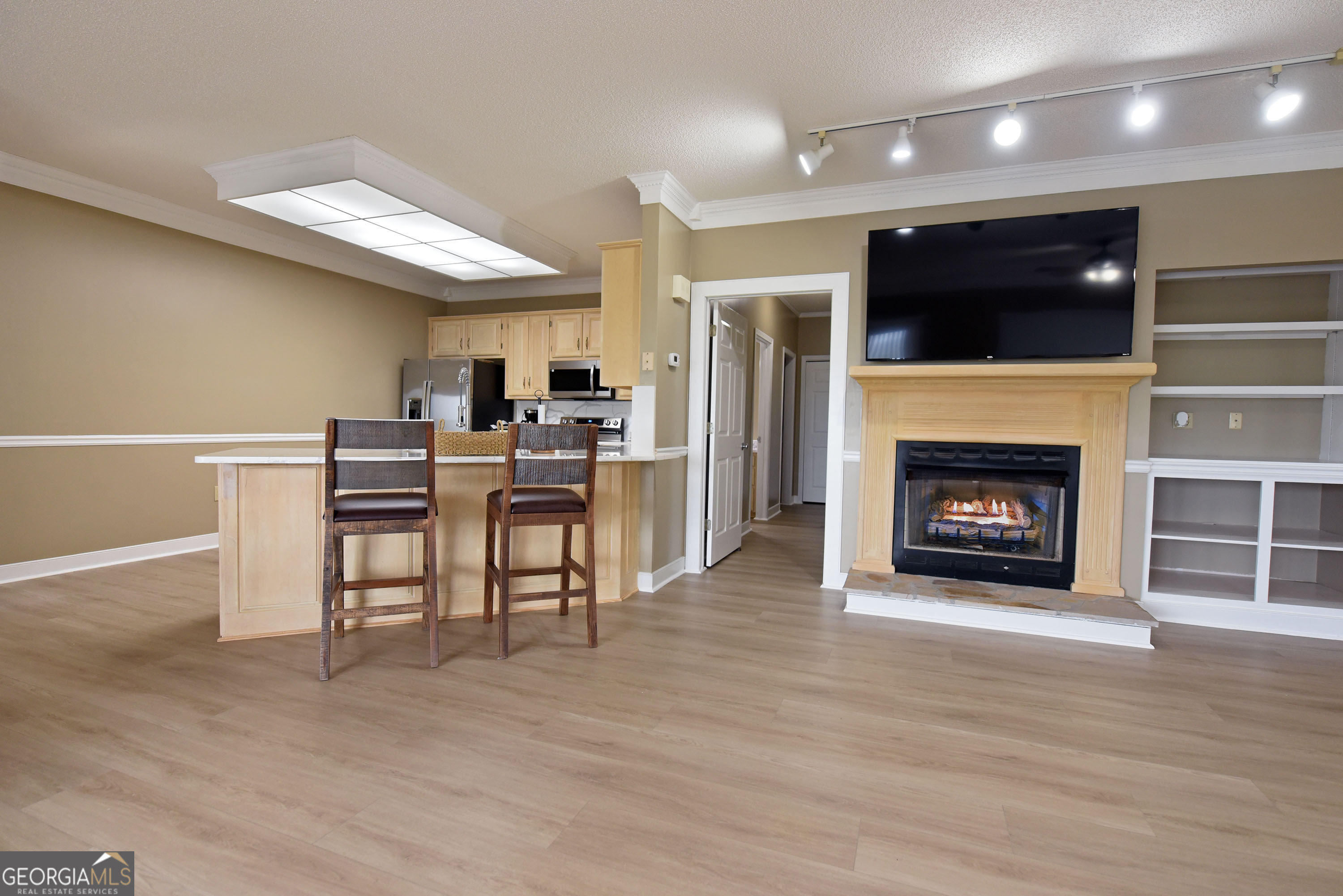 Whitepath Lodge and Resort - Commercial Sale