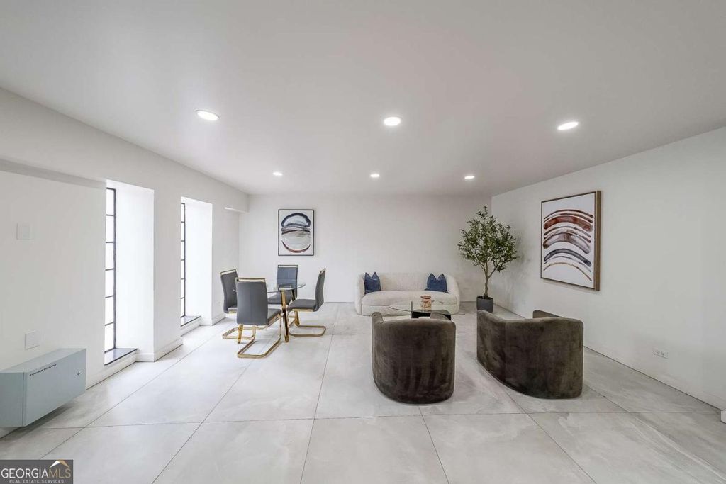 Photo of 3648 Peachtree Road #4S, Atlanta, GA 30319 (MLS # 10741079)