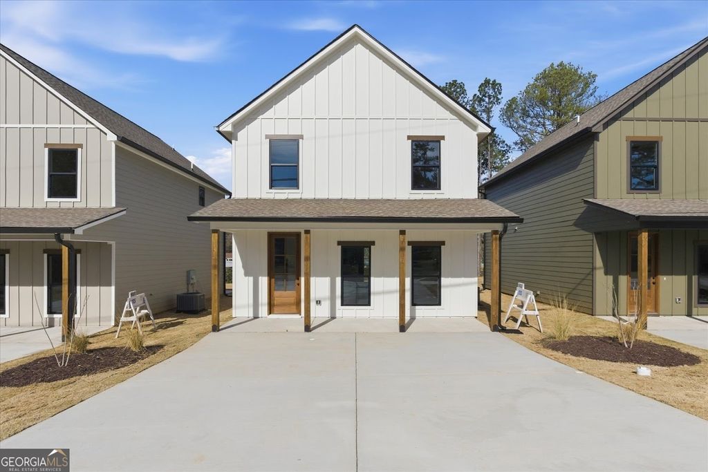 Photo of 103 Carroll Circle, Carrollton, GA 30117 (MLS # 10684216)