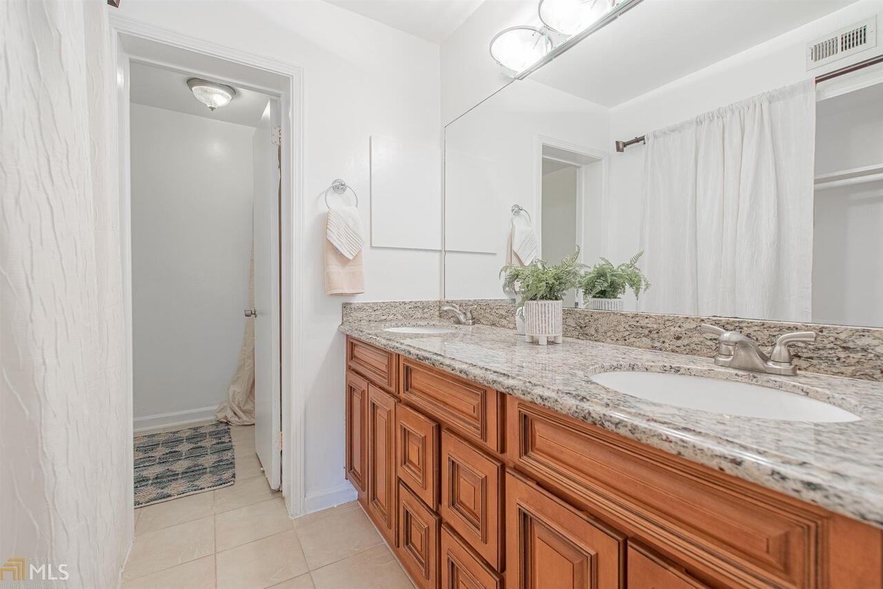 Townhomes of Sandy Springs - Residential