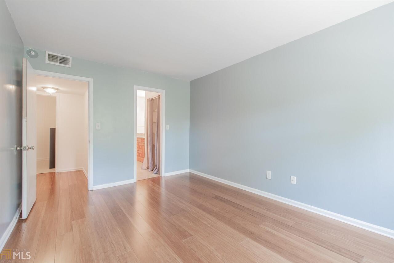 Townhomes of Sandy Springs - Residential
