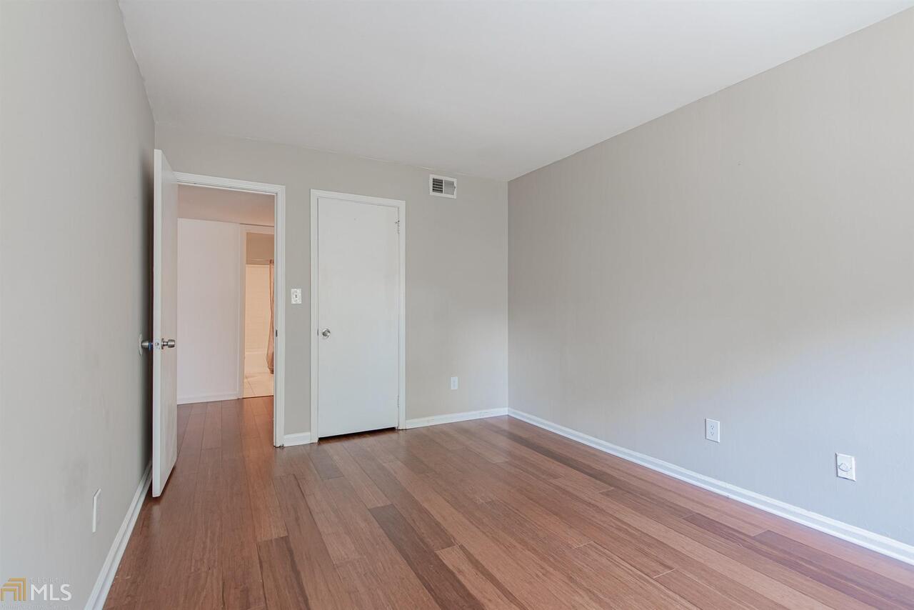 Townhomes of Sandy Springs - Residential