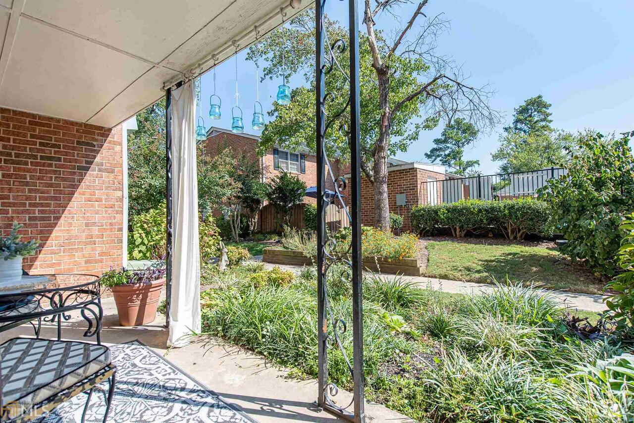 Townhomes of Sandy Springs - Residential
