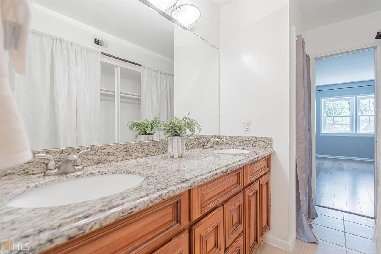Townhomes of Sandy Springs - Residential