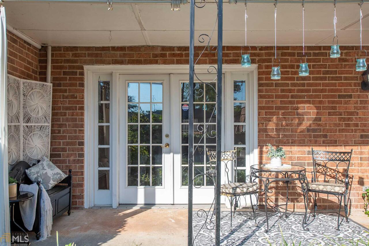 Townhomes of Sandy Springs - Residential