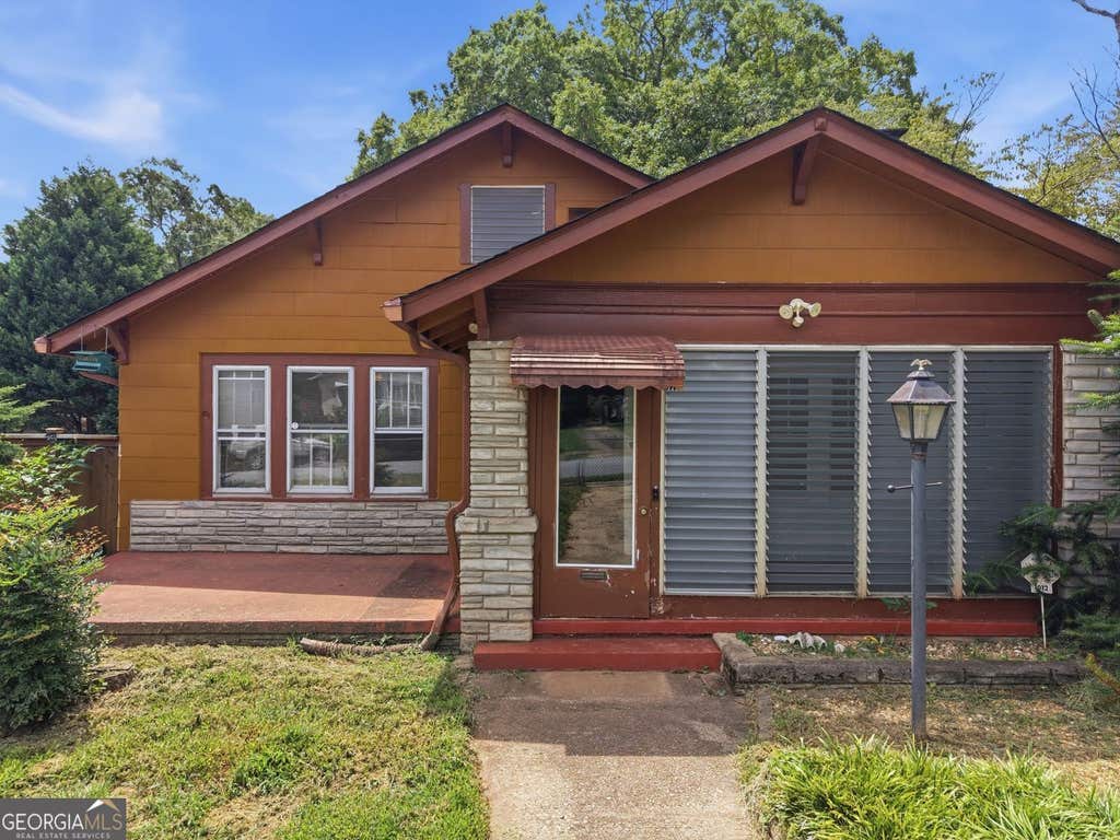Photo of 1012 SW Birch Street SW, Atlanta, GA 30310 (MLS # 10818781)