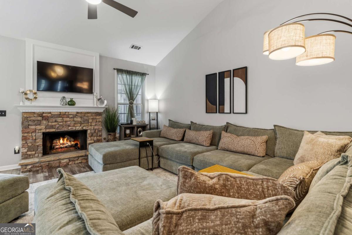 2940 Haynes Club CIR SW