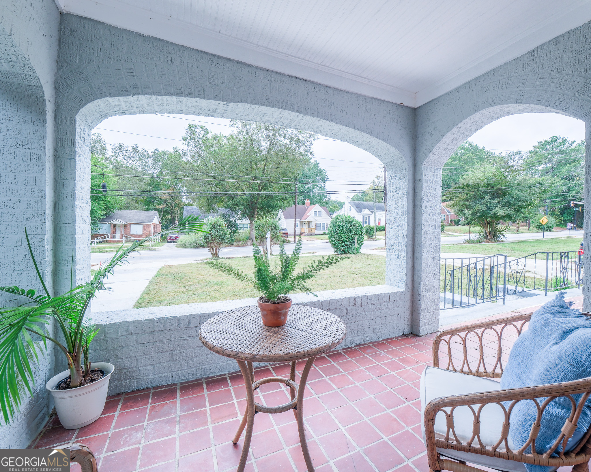 1373 M L King Jr DR SW