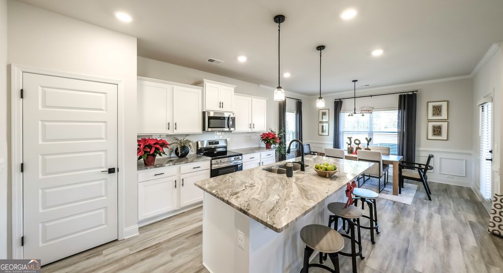 Photo of 216 Laney Dr, Carrollton, GA 30117 (MLS # 10664787)