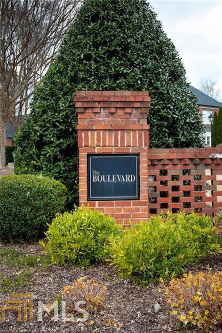Boulevard On Woodlawn - Residential