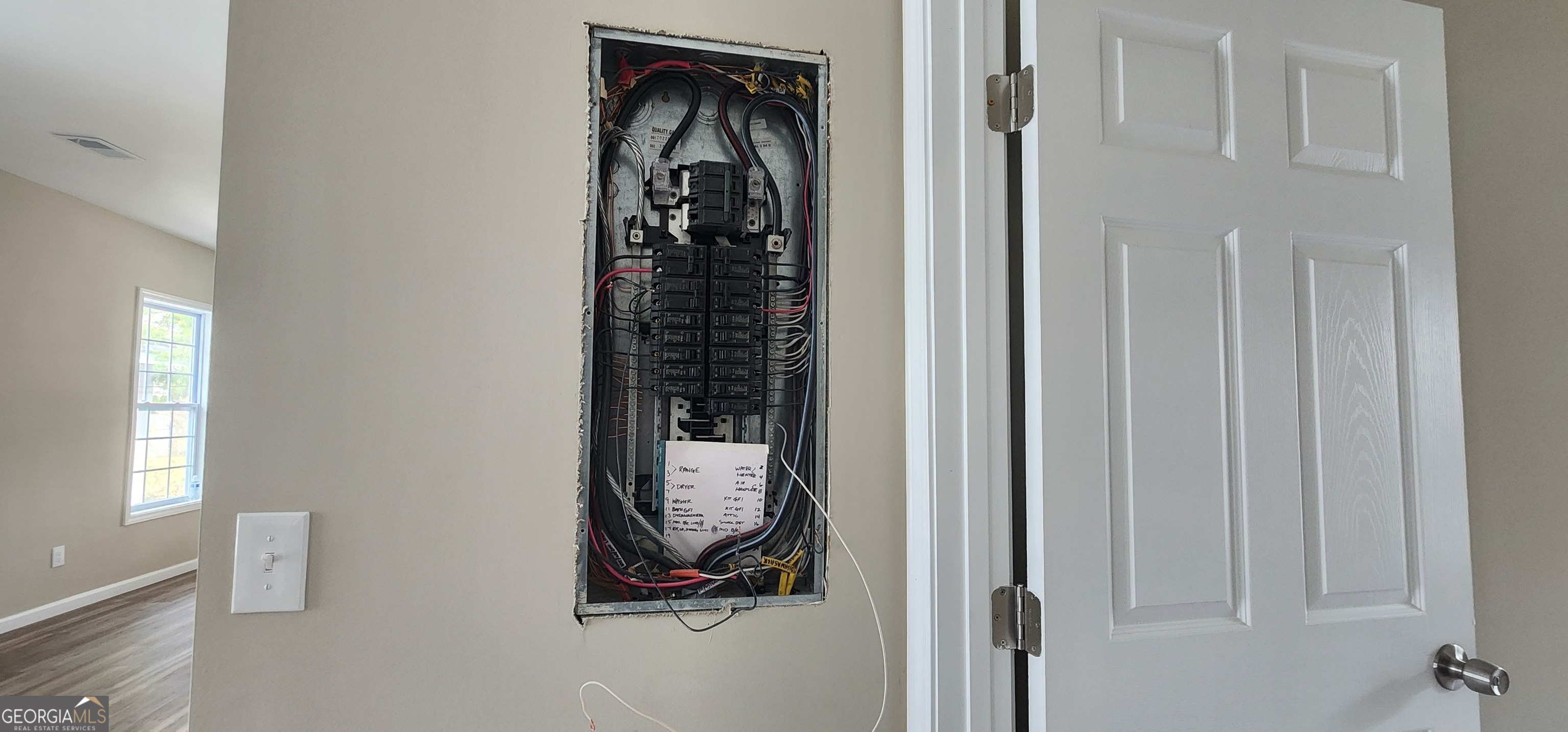 Atlanta, Georgia 30314, United States, 3 Bedrooms Bedrooms, ,2 BathroomsBathrooms,Residential,Active,93638