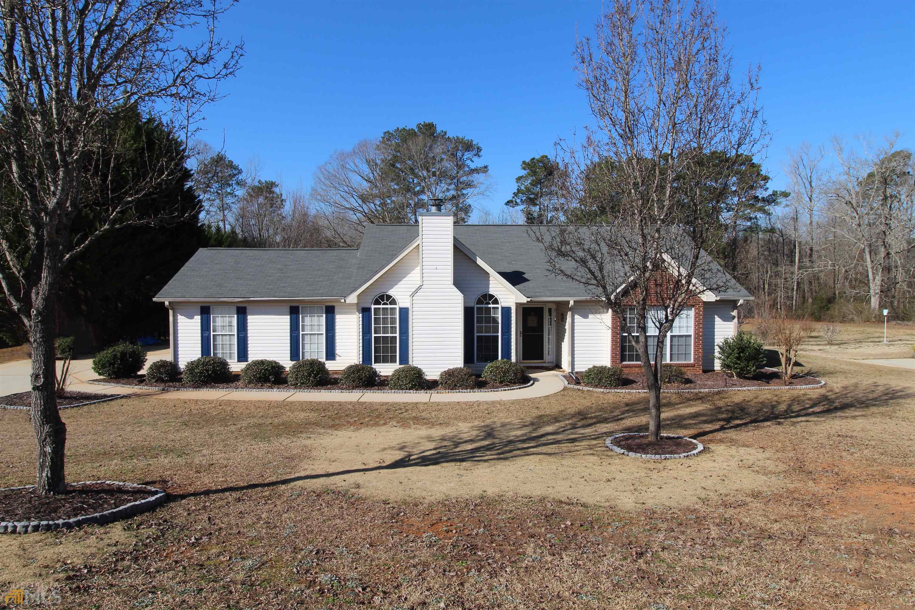 Well maintained 3 bedroom 2 bath home in Locust Grove School District is conveniently located to downtown Locust Grove, shopping and interstate. Side-entry garage and extra parking, sidewalk to back patio and sunroom, recently landscaped, storage shed in the back of the 1 acre lot. LVP throughout home. Come see this one today!