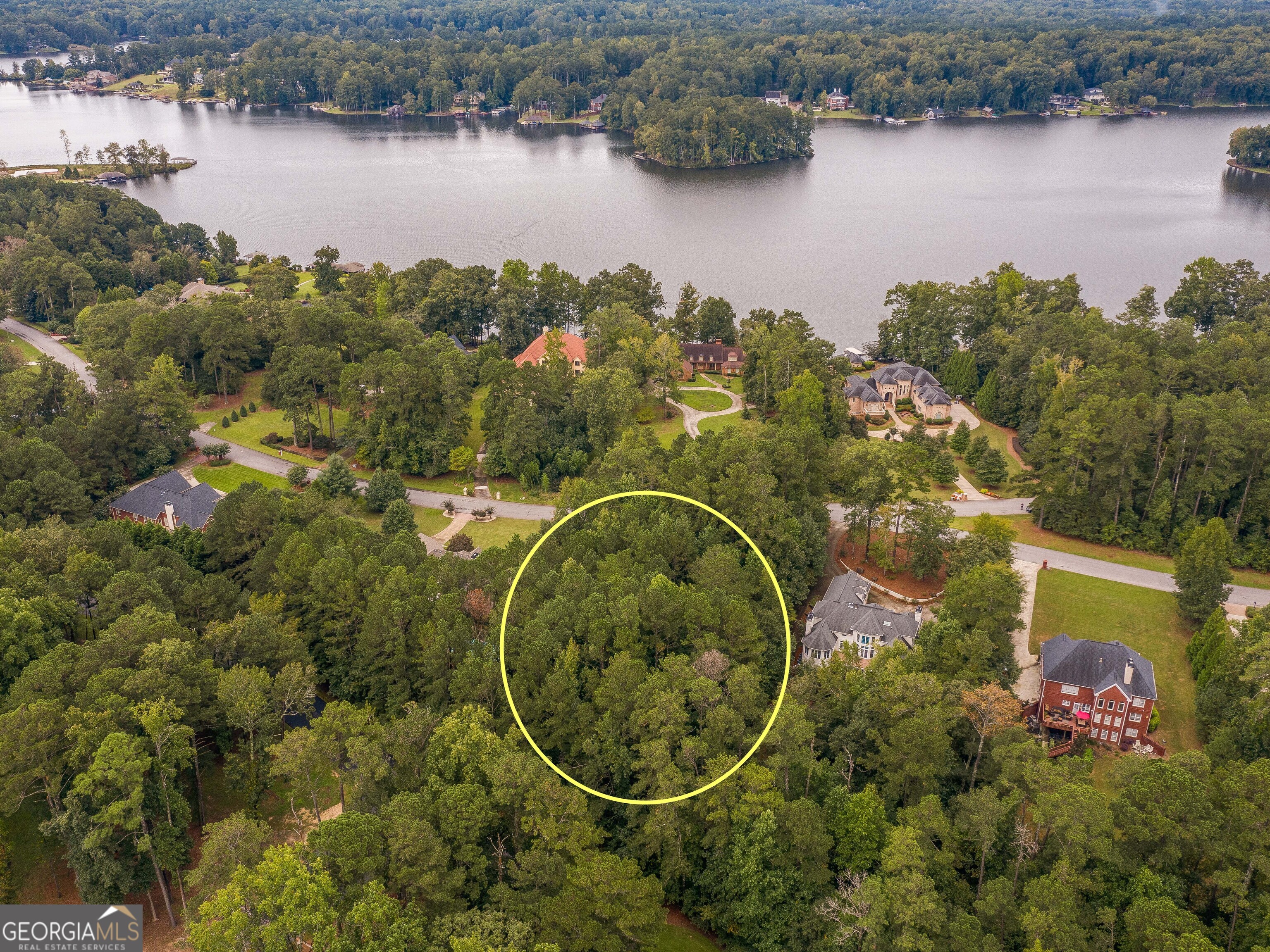 2950 Lake Park DR