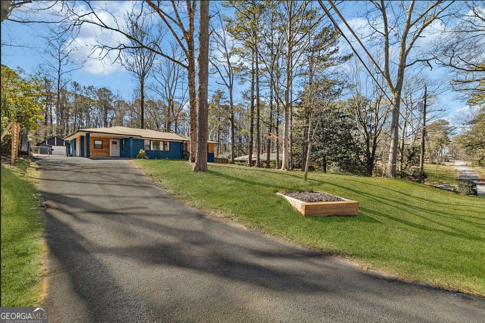 715 Woodvalley RD SW