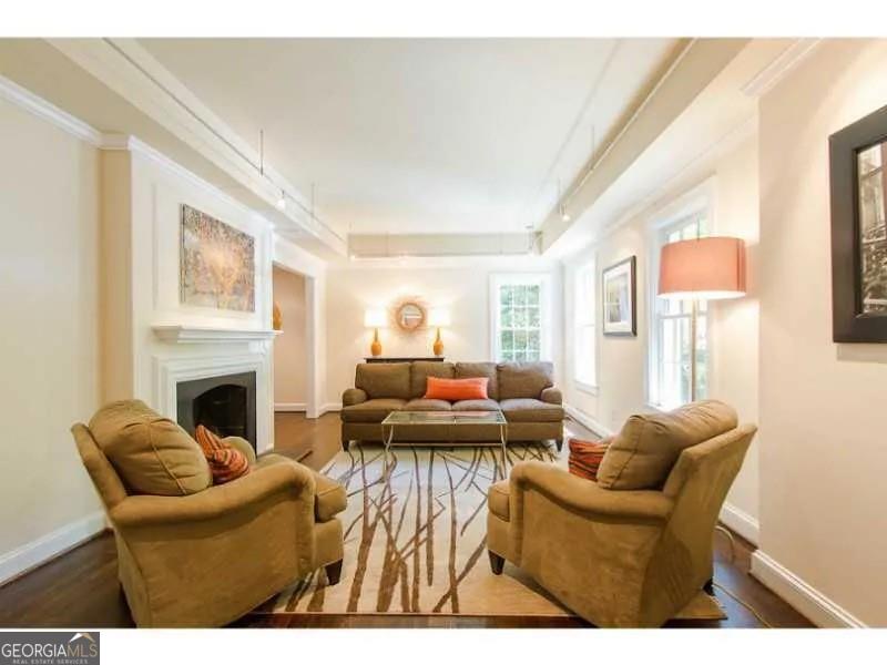 1916 Greystone RD NW