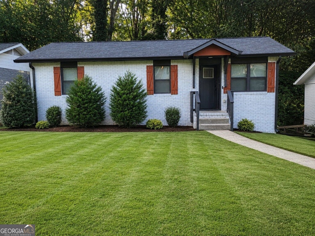 Photo of 1385 Plaza Avenue SW, Atlanta, GA 30310 (MLS # 10830776)