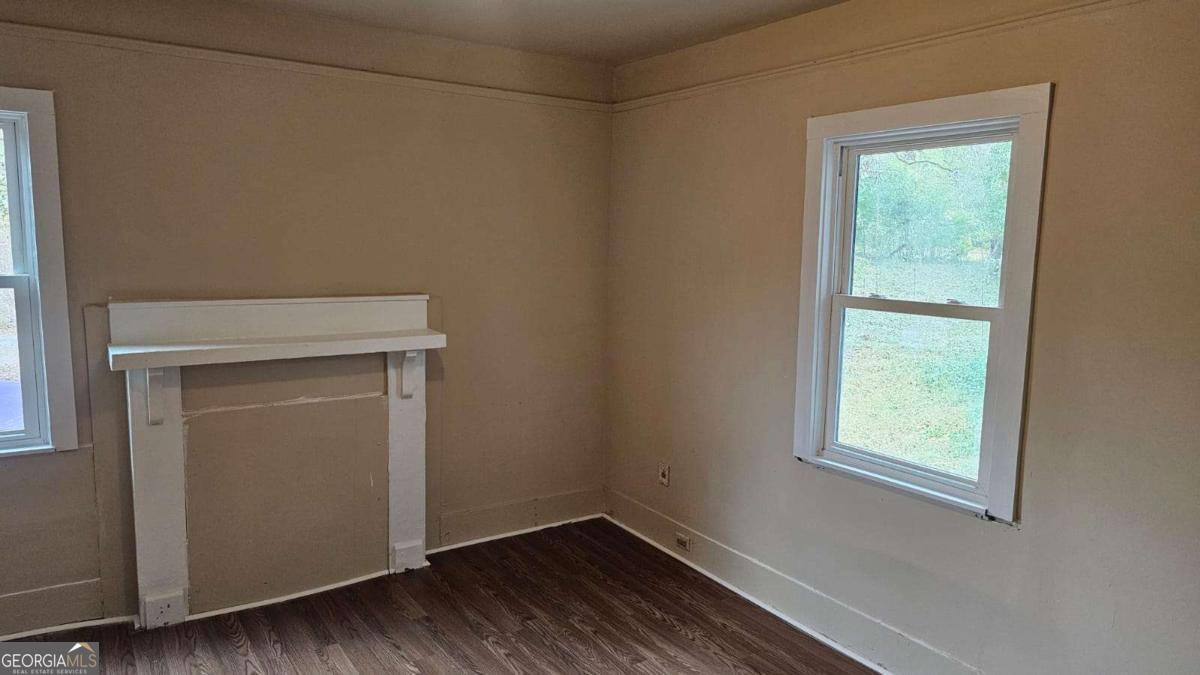 1076 Crescent AVE 1076