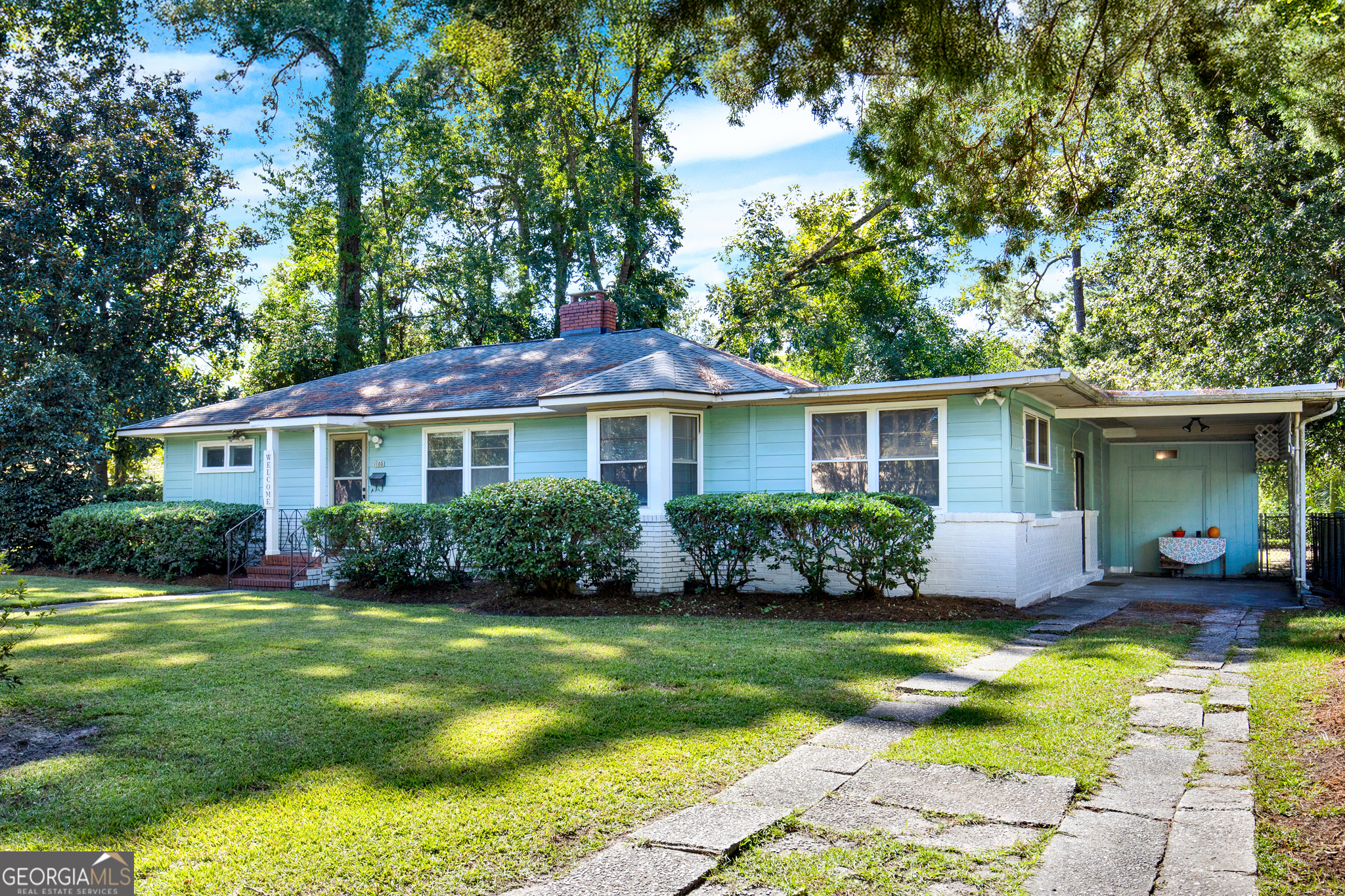 1105 E De Renne DR