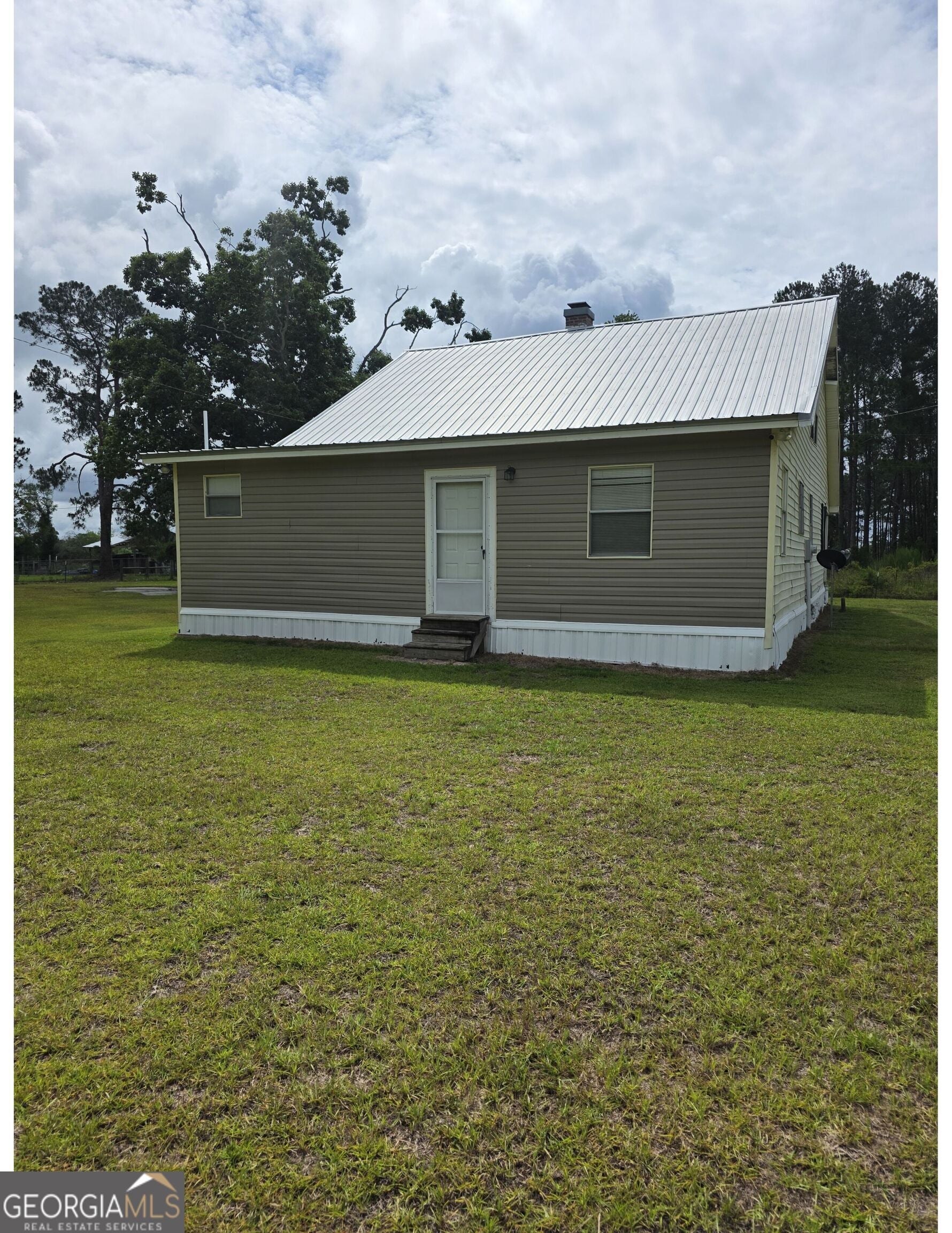 234 Robin RD