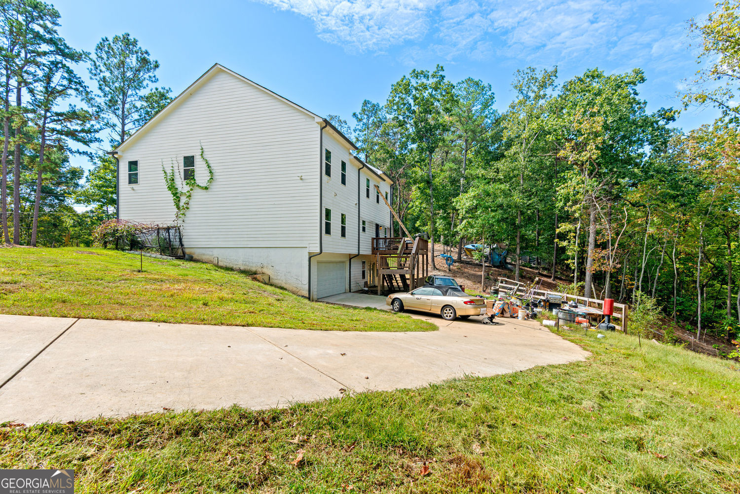 S&B REALTY INC - Residential