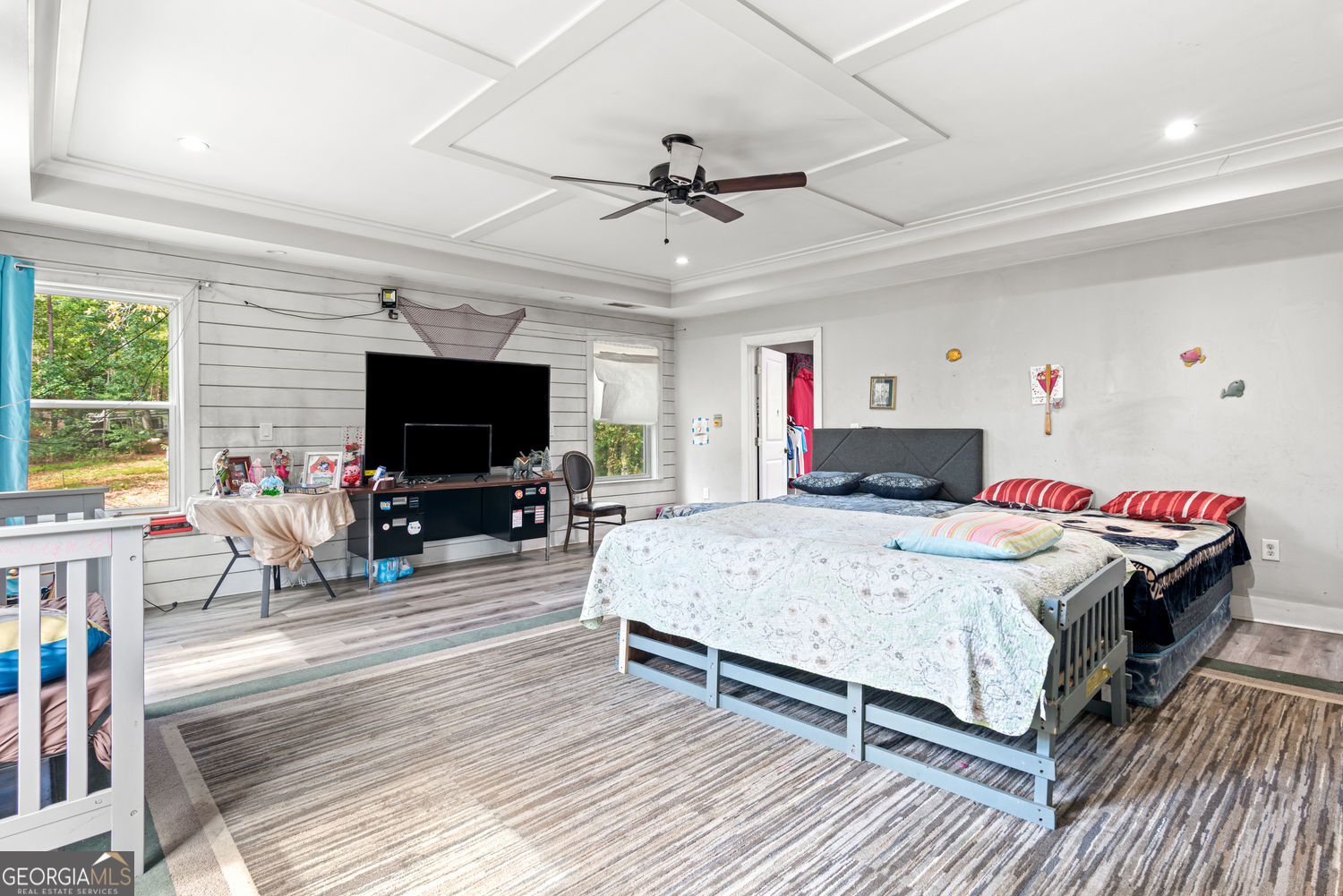 S&B REALTY INC - Residential